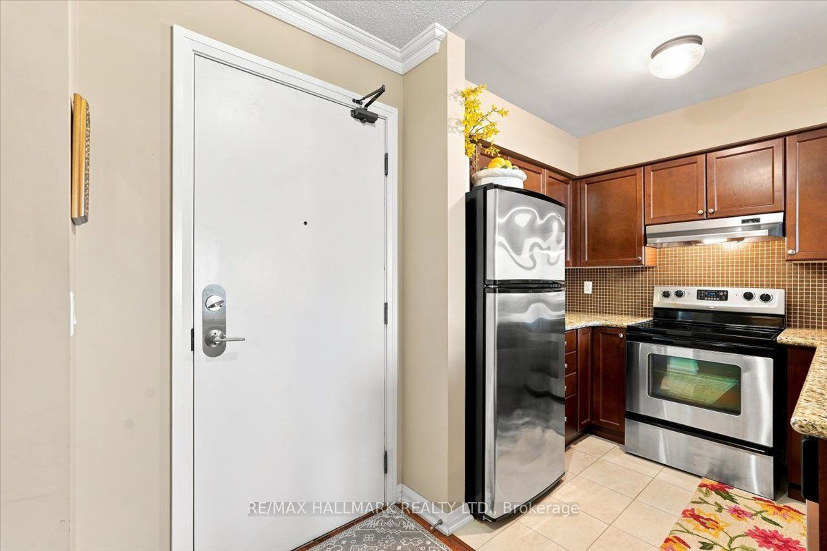 220 Forum Drive 412 Property Photo 15