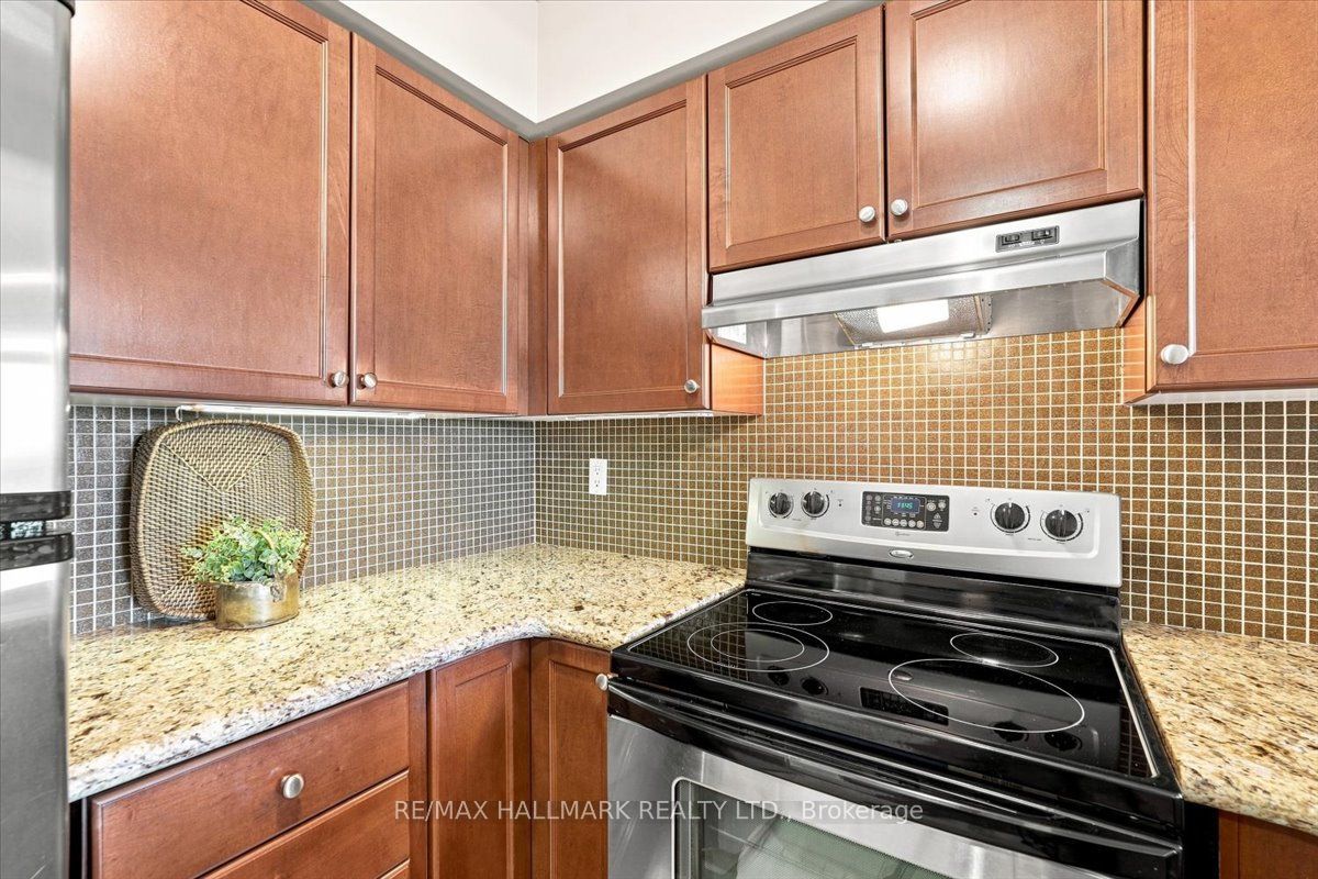 220 Forum Drive 412 Property Photo 18
