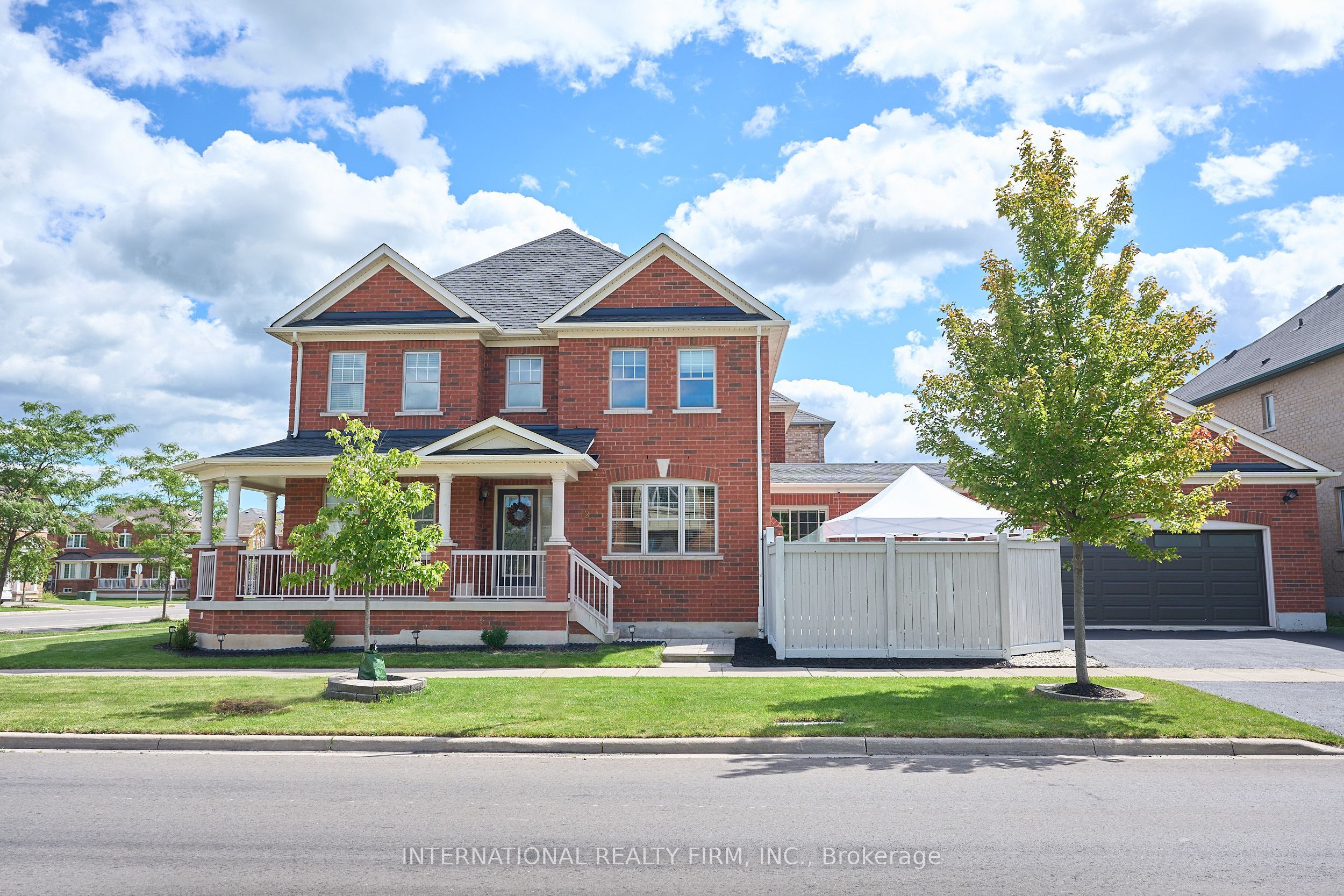 212 Pringle Avenue Property Photo 1