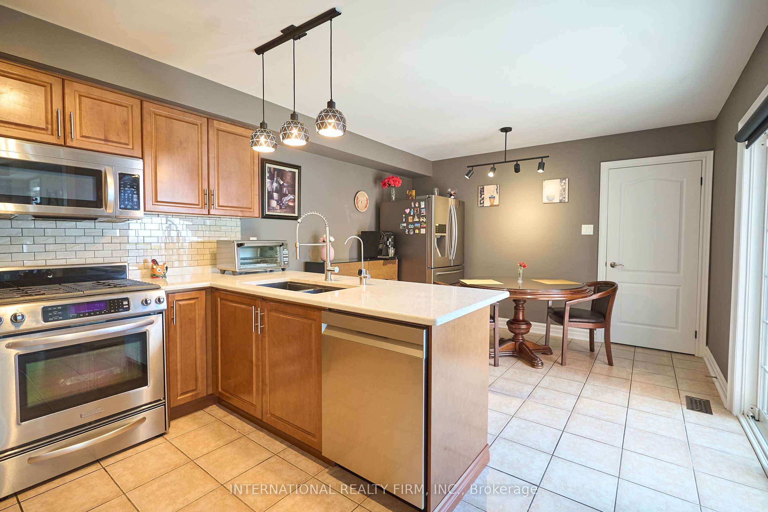 212 Pringle Avenue Property Photo 18