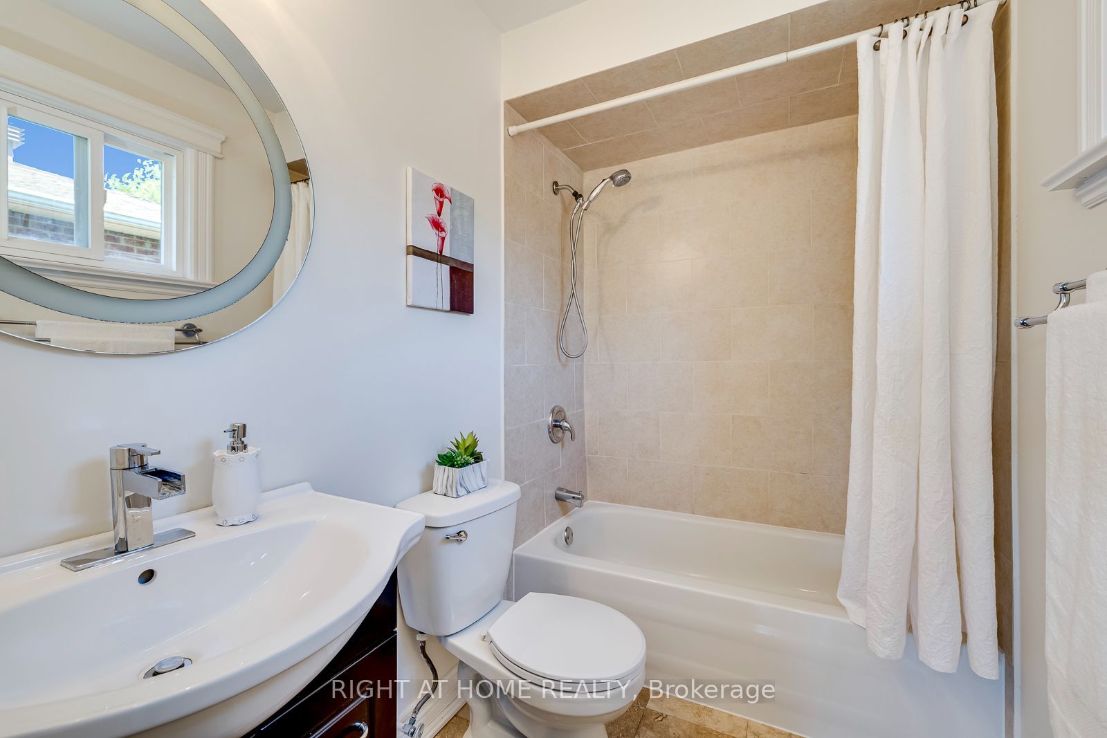 1025 Vanier Drive Property Photo 24