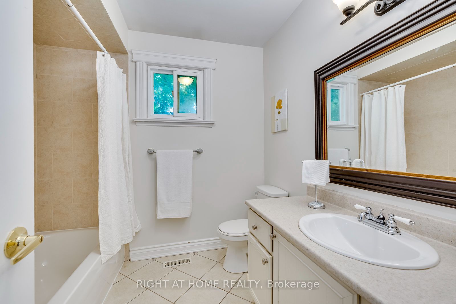 1025 Vanier Drive Property Photo 28