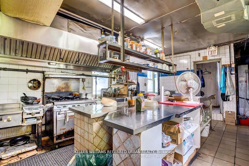 165 Roncesvalles Avenue Property Photo 7