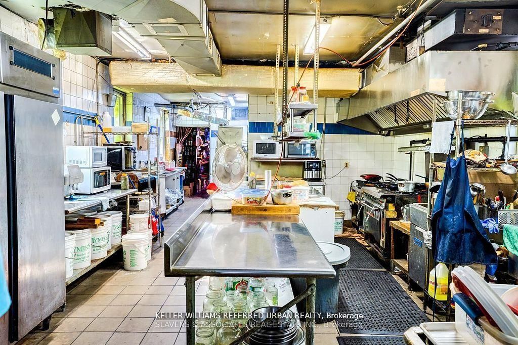 165 Roncesvalles Avenue Property Photo 11