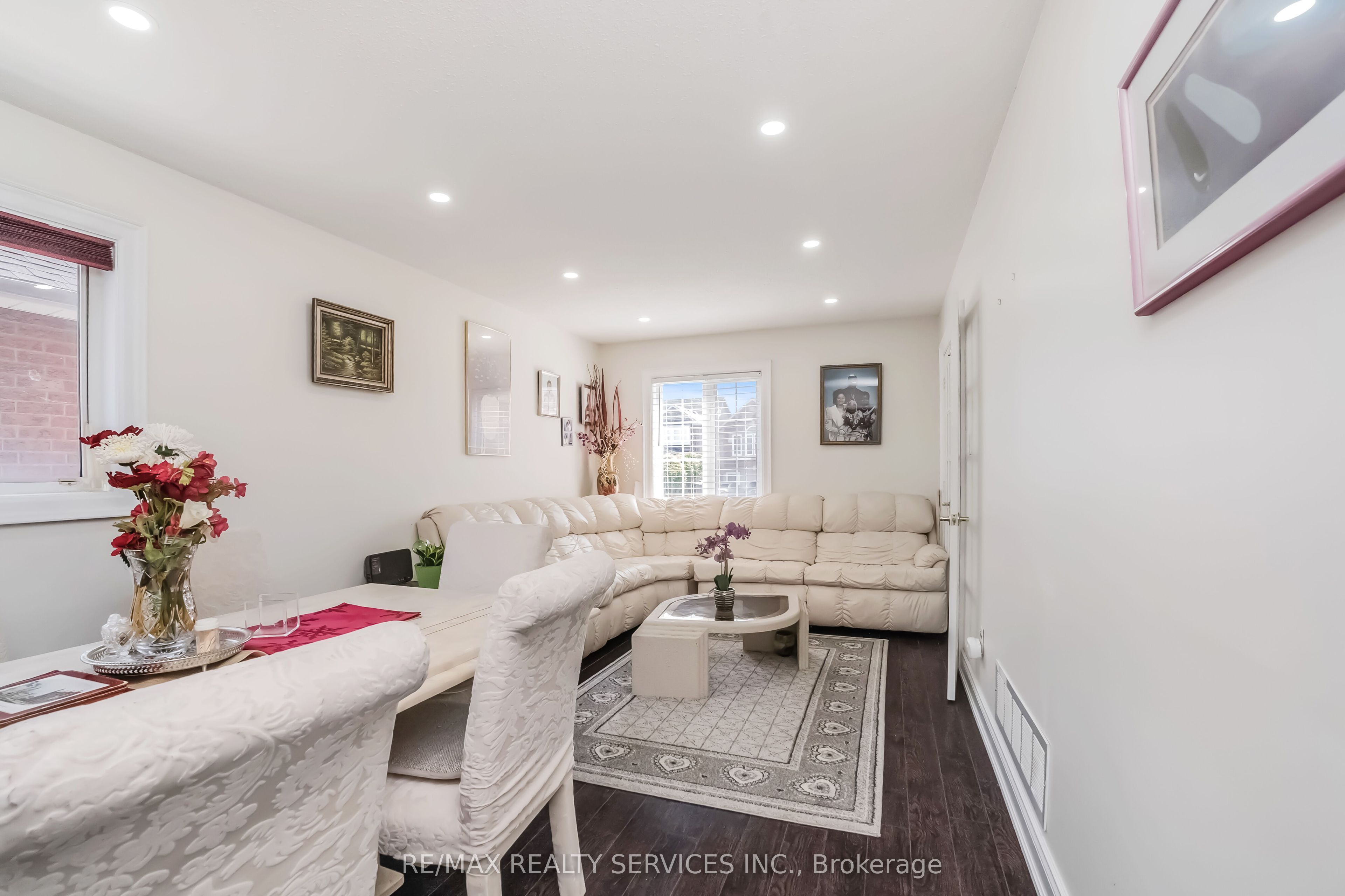 27 Colleyville Street Property Photo 6