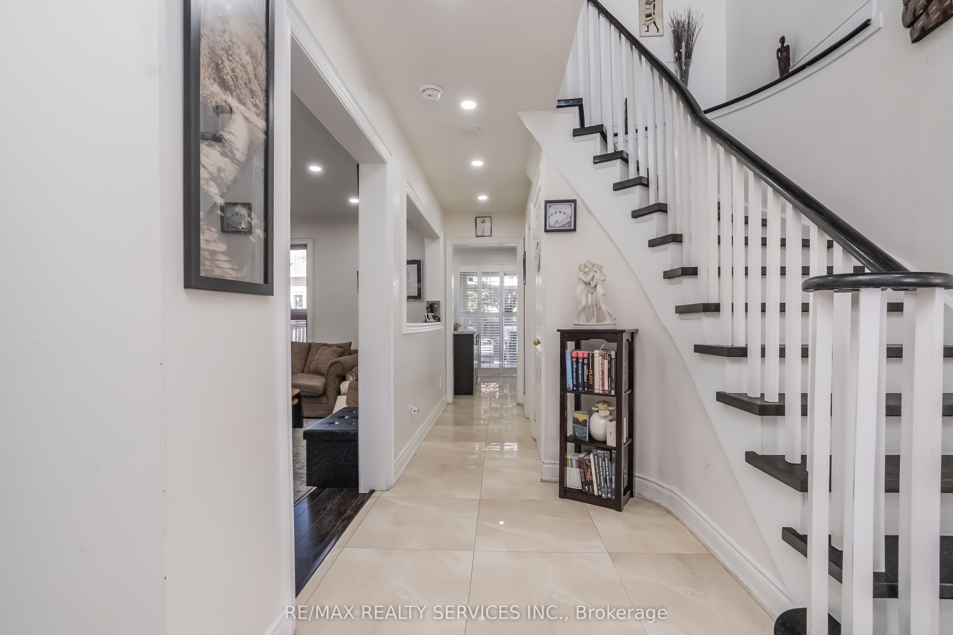 27 Colleyville Street Property Photo 12