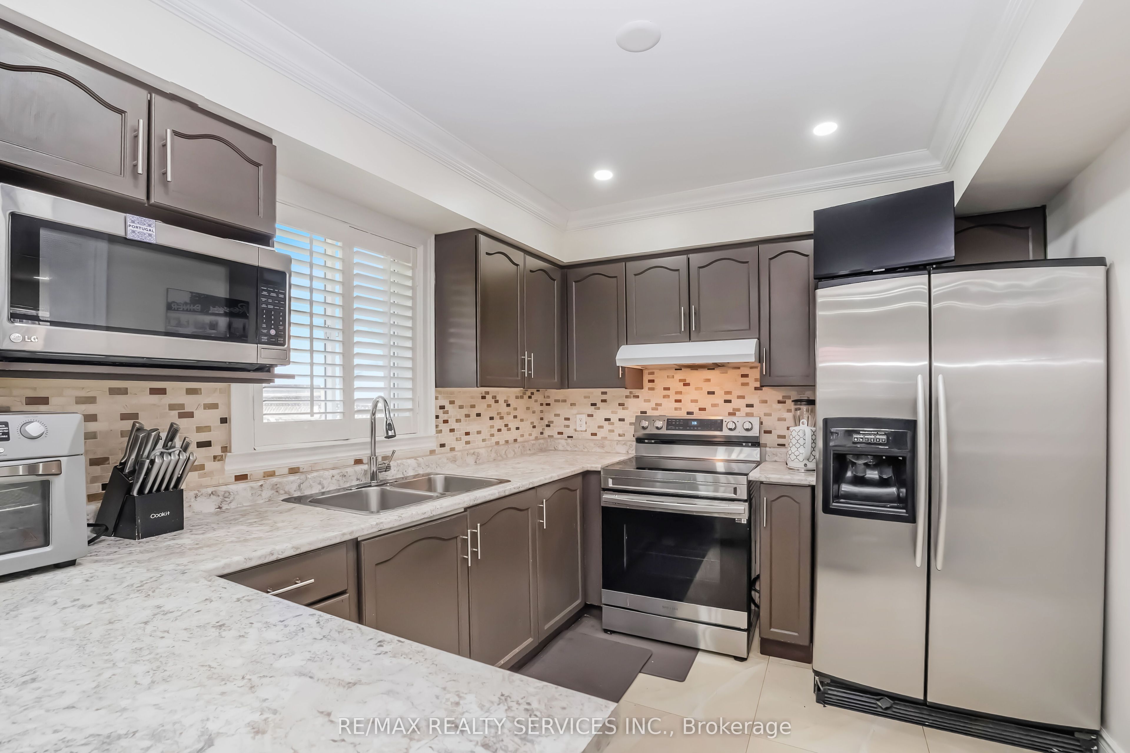 27 Colleyville Street Property Photo 18