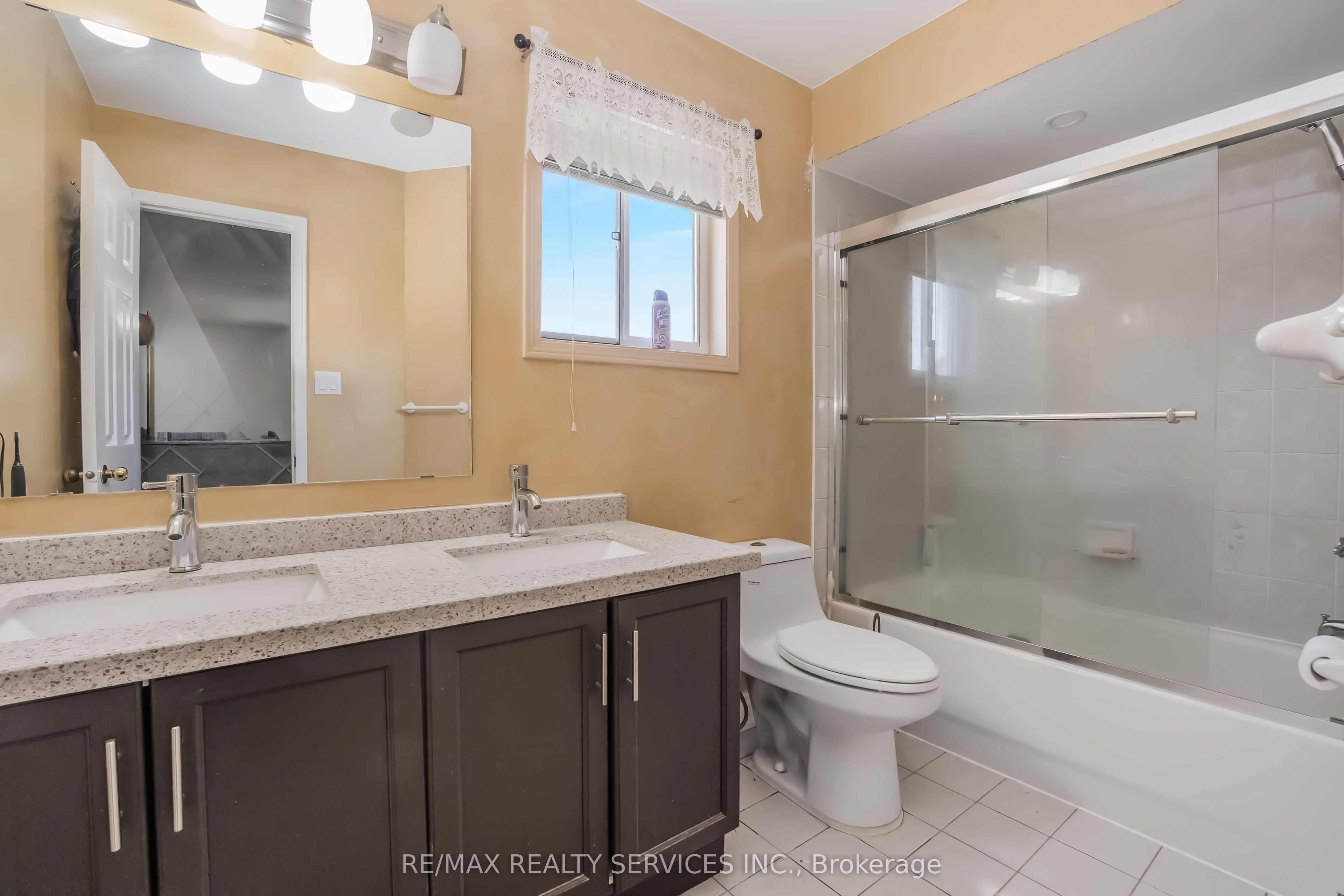 27 Colleyville Street Property Photo 23
