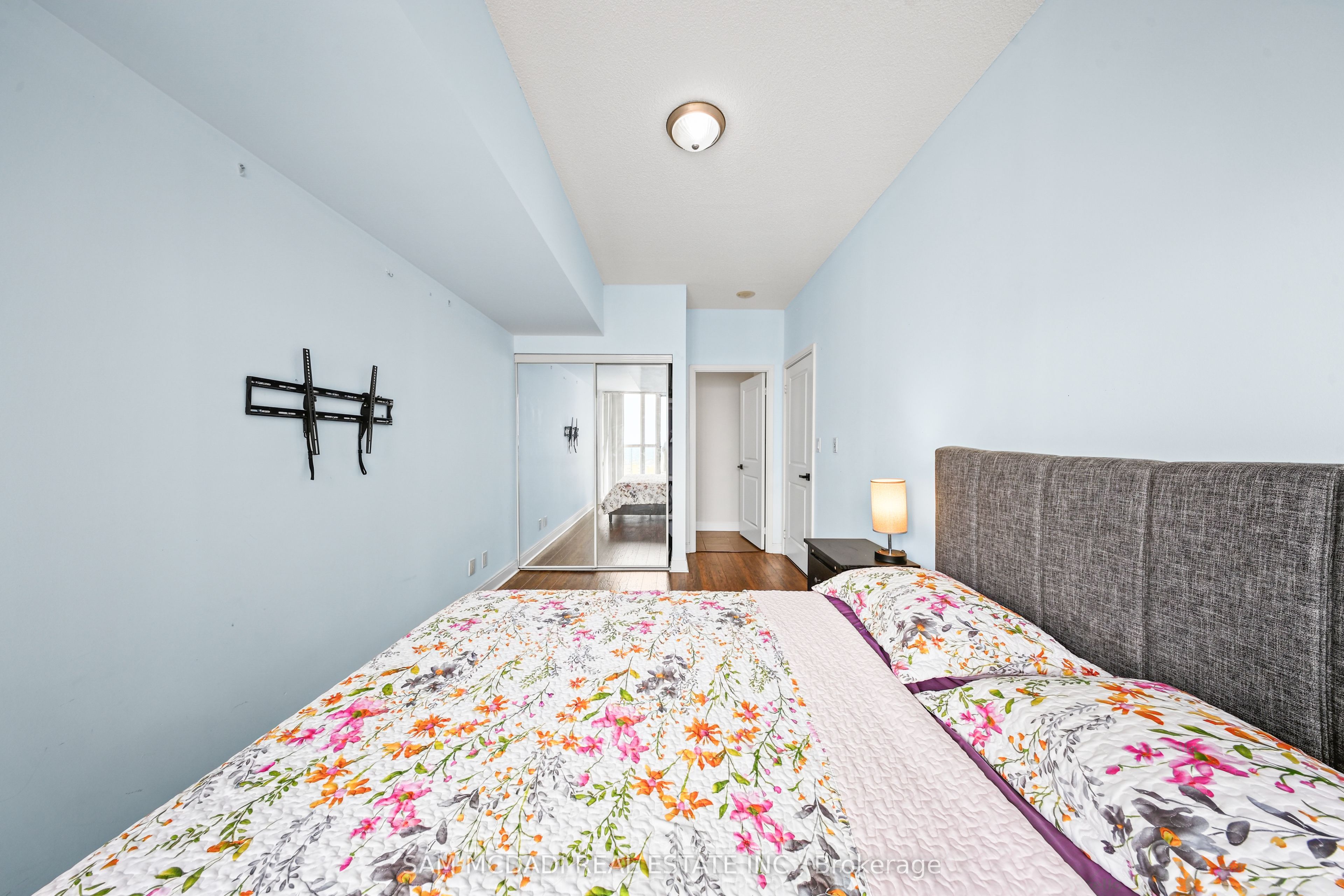 60 Absolute Avenue 2408 Property Photo 14