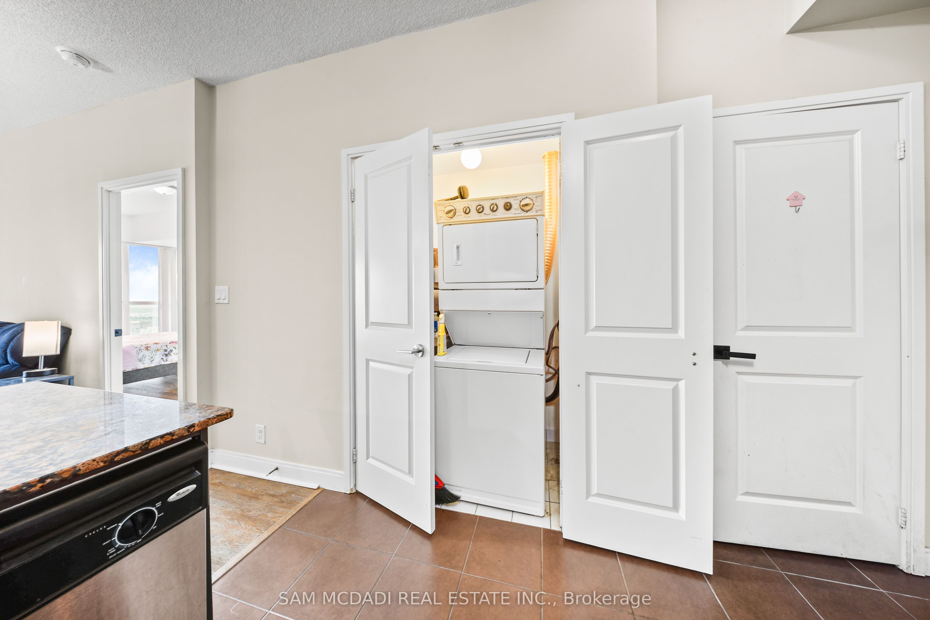 60 Absolute Avenue 2408 Property Photo 20