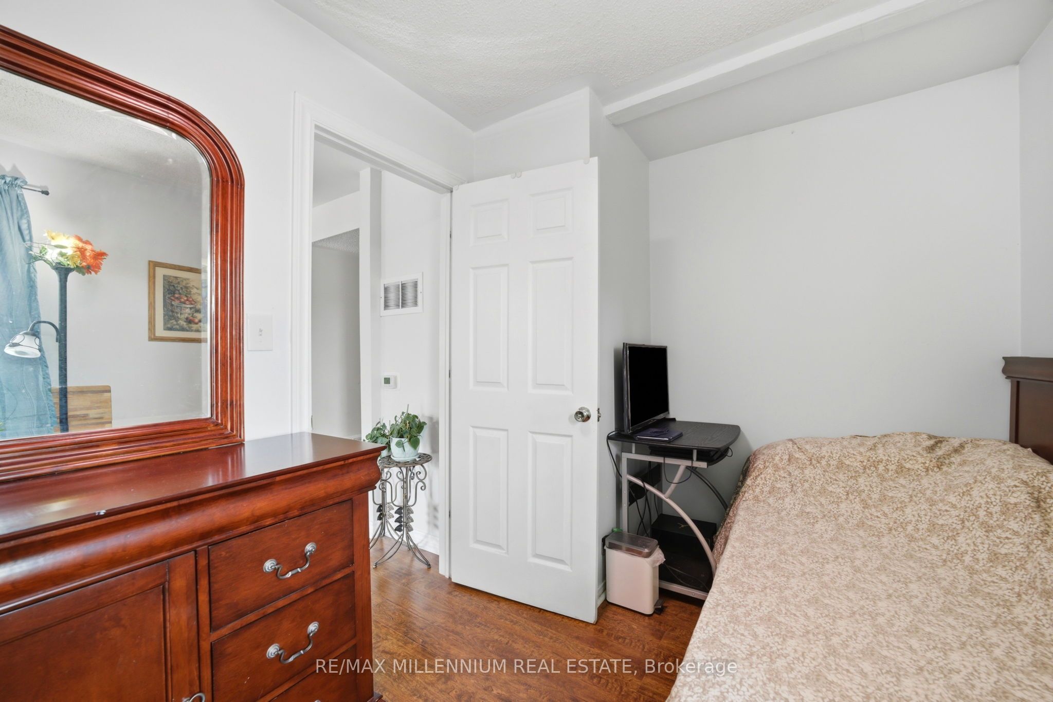 115 Bristol Road E 24 Property Photo 26