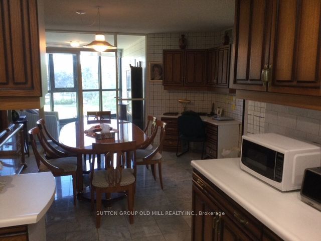 2000 Islington Avenue 412 Property Photo 4