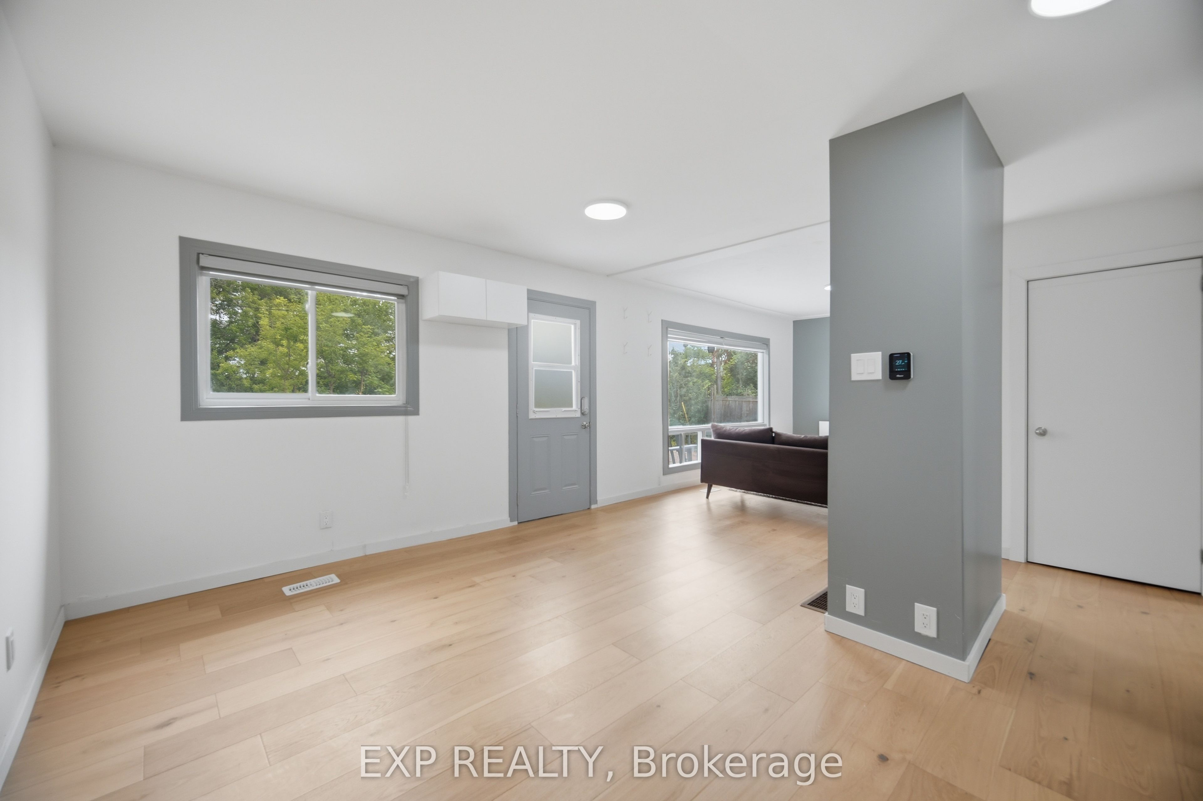 32 Maple Avenue E Property Photo 7