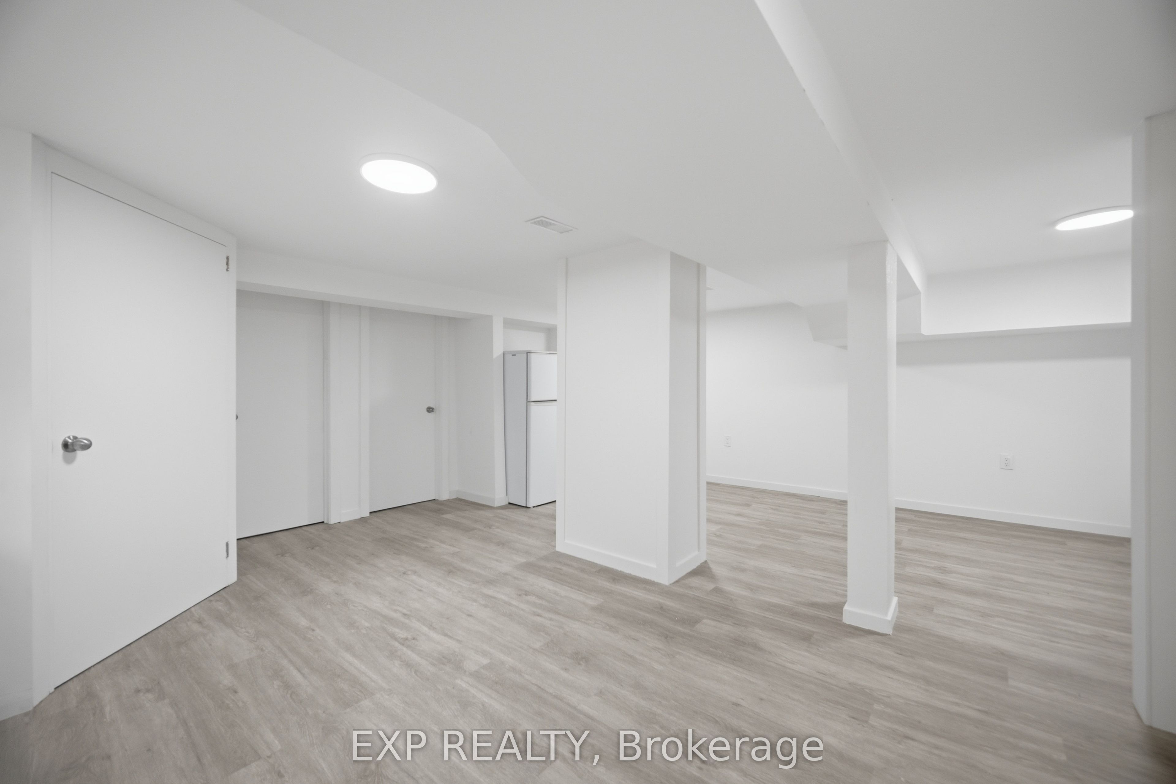 32 Maple Avenue E Property Photo 25