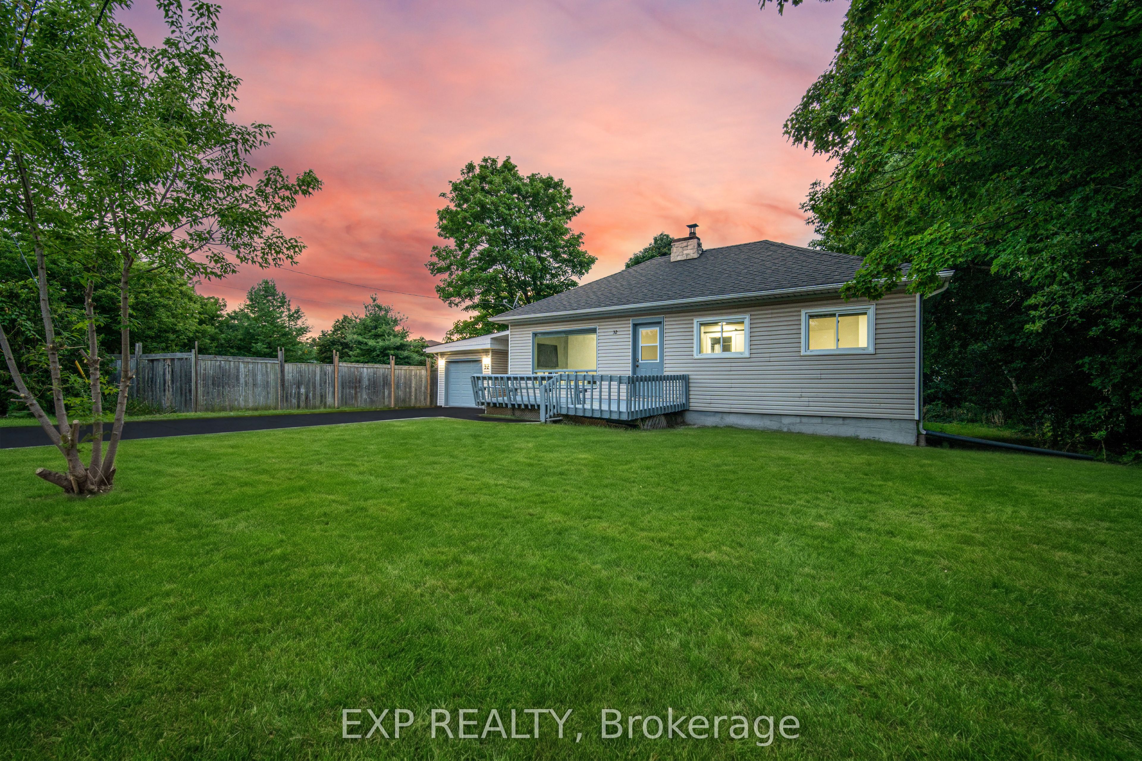 32 Maple Avenue E Property Photo 49