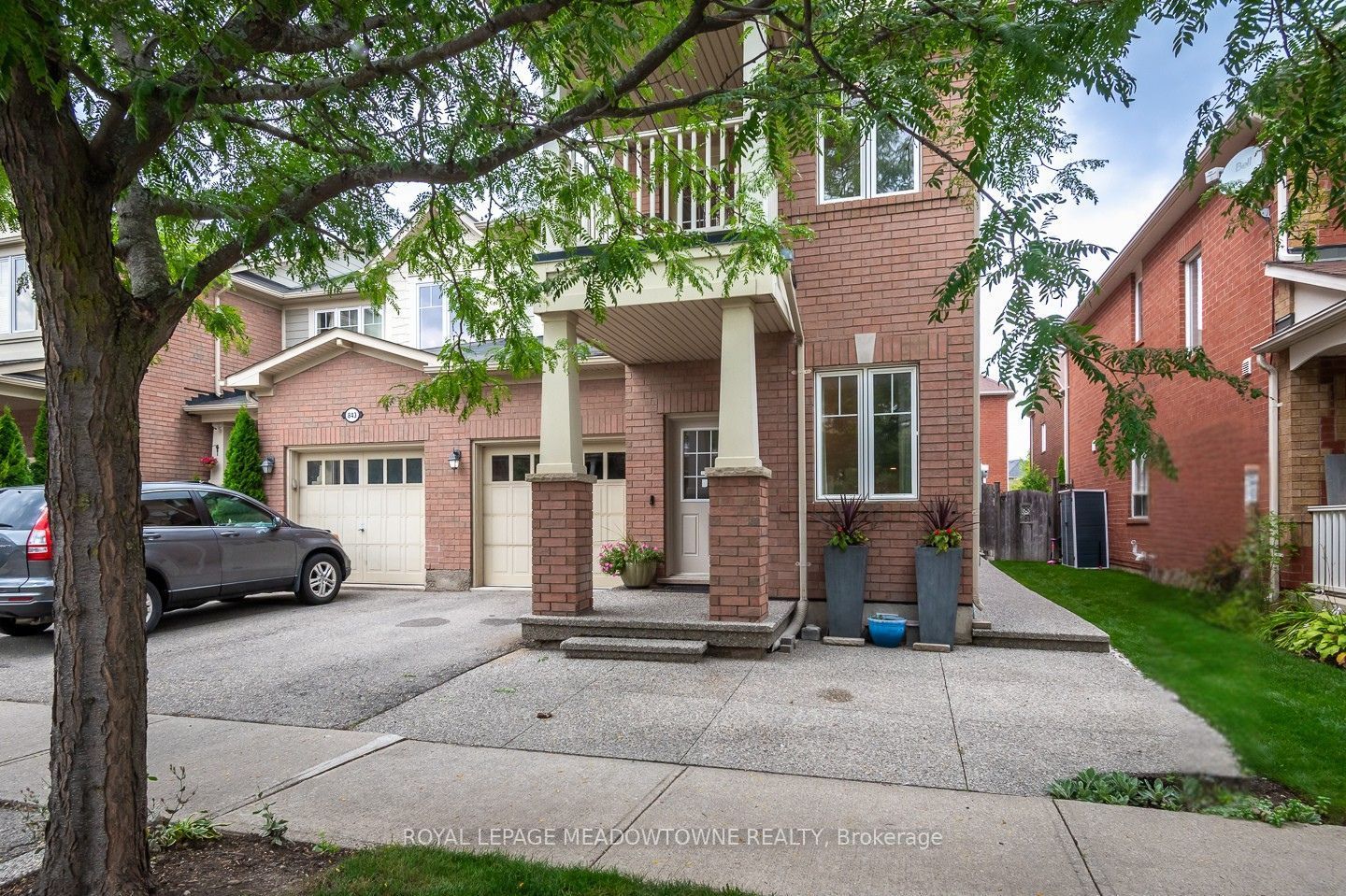 845 Gifford Crescent Property Photo 3