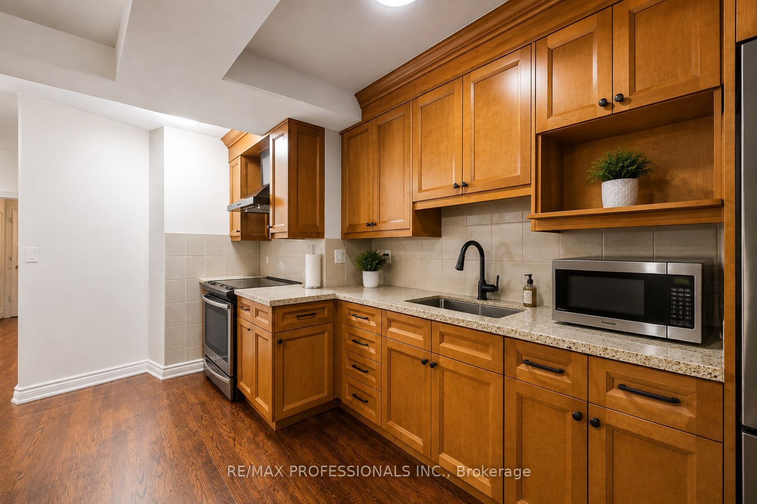 166 Caledonia Road Property Photo 5