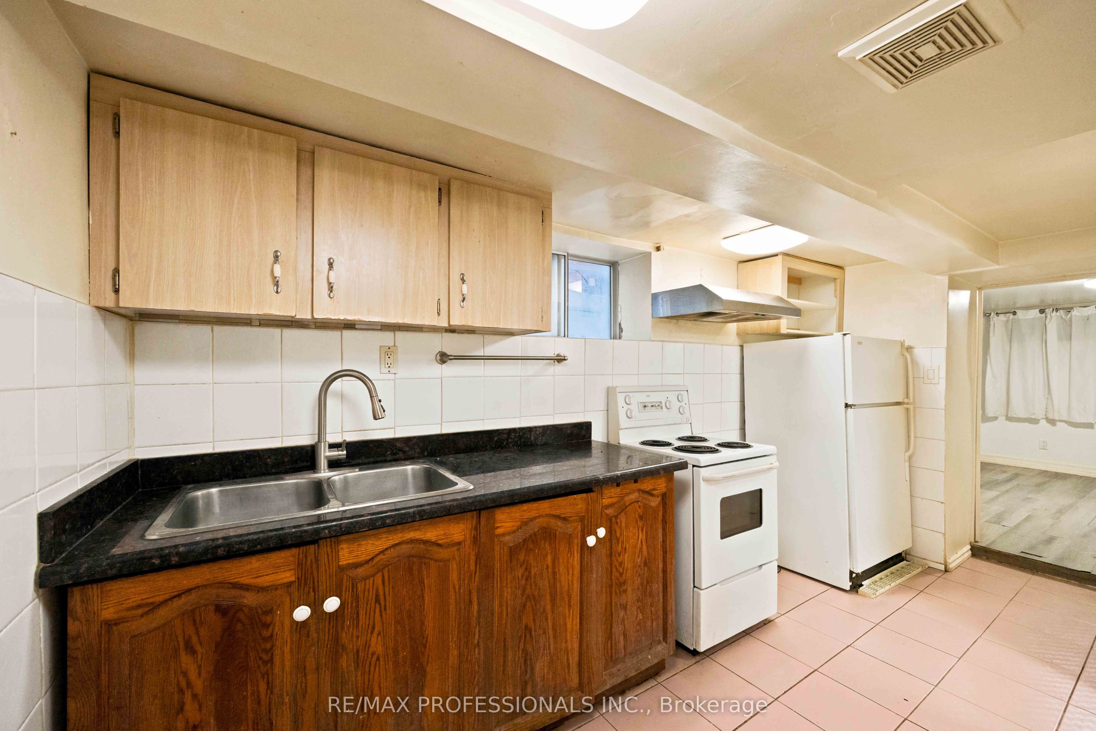 166 Caledonia Road Property Photo 24