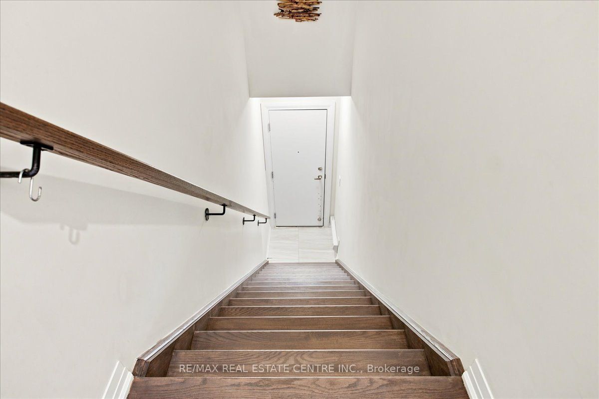 1597 Rose Way 103 Property Photo 2