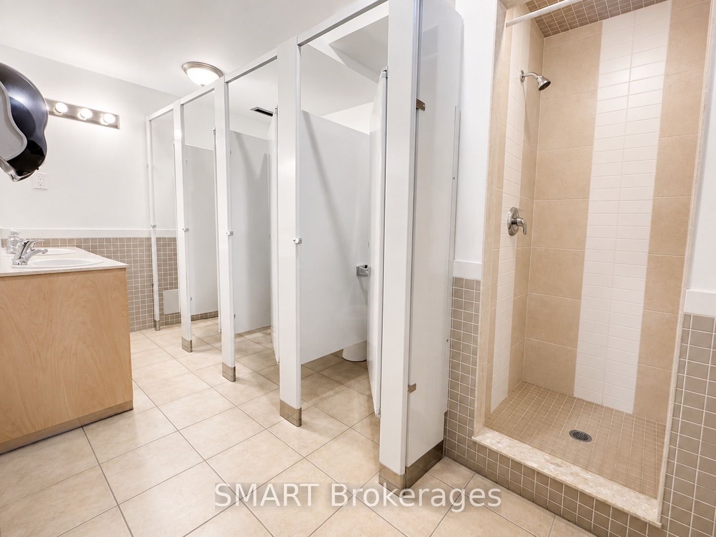 2365 St Clair Avenue W Property Photo 4