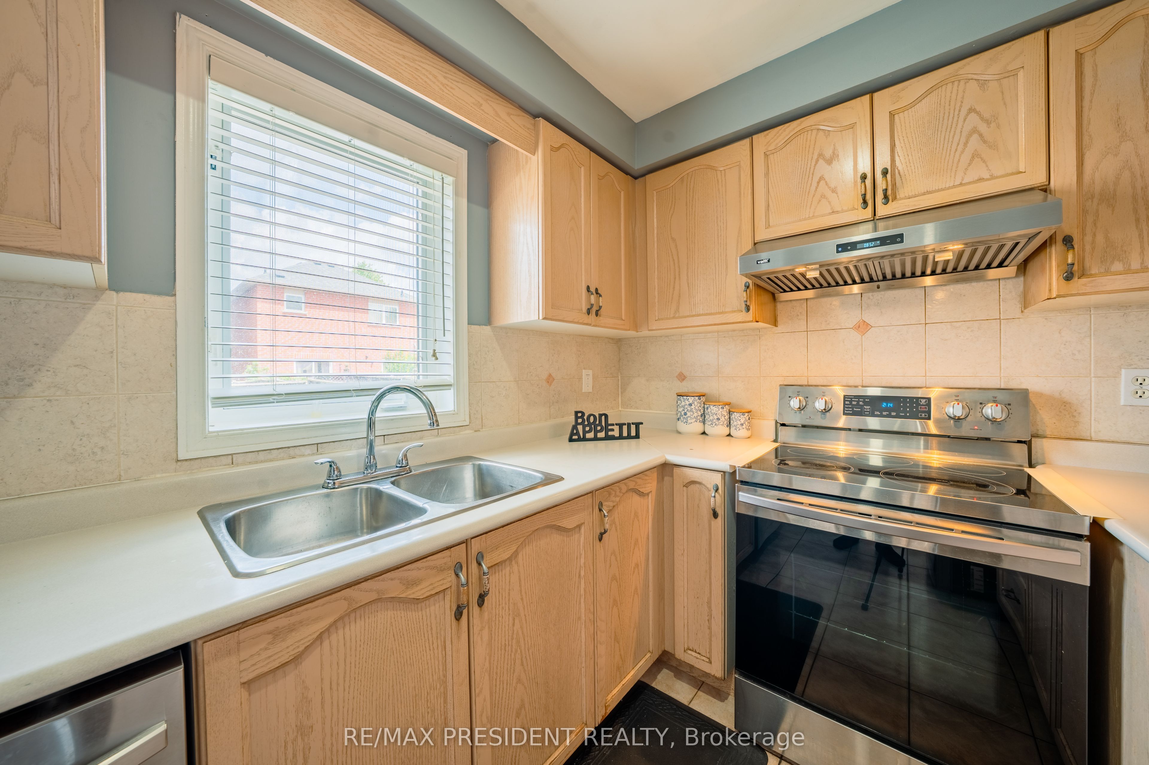 4 Redfinch Way Property Photo 19