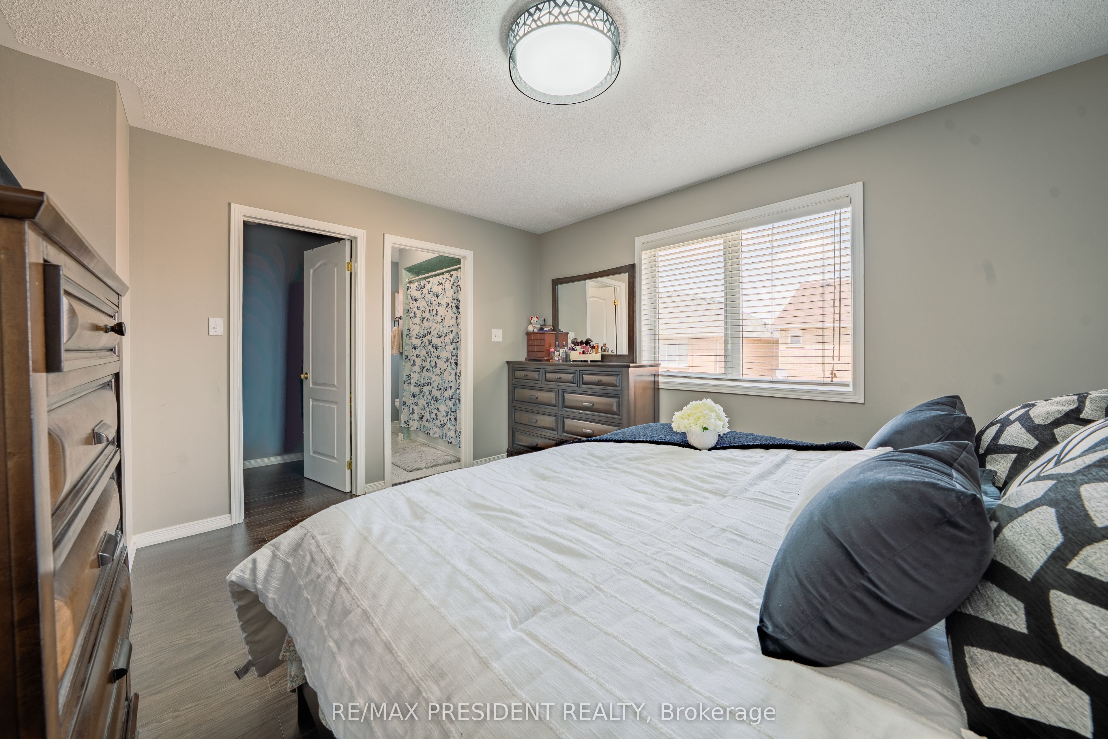 4 Redfinch Way Property Photo 32