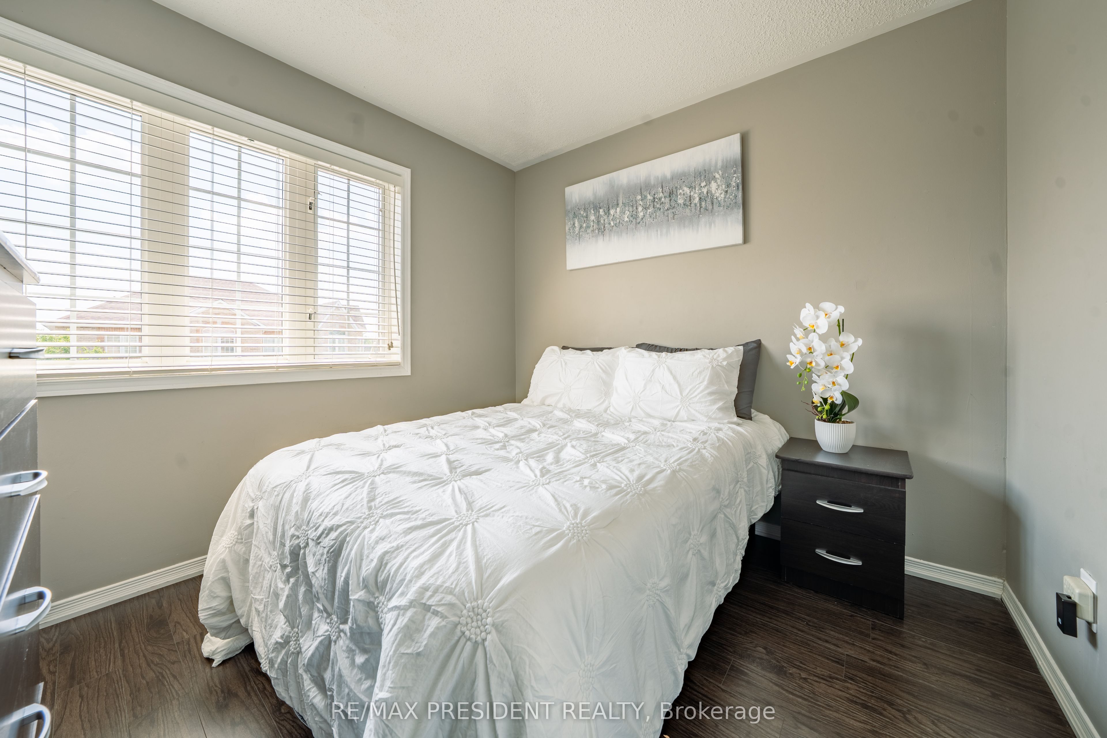 4 Redfinch Way Property Photo 37