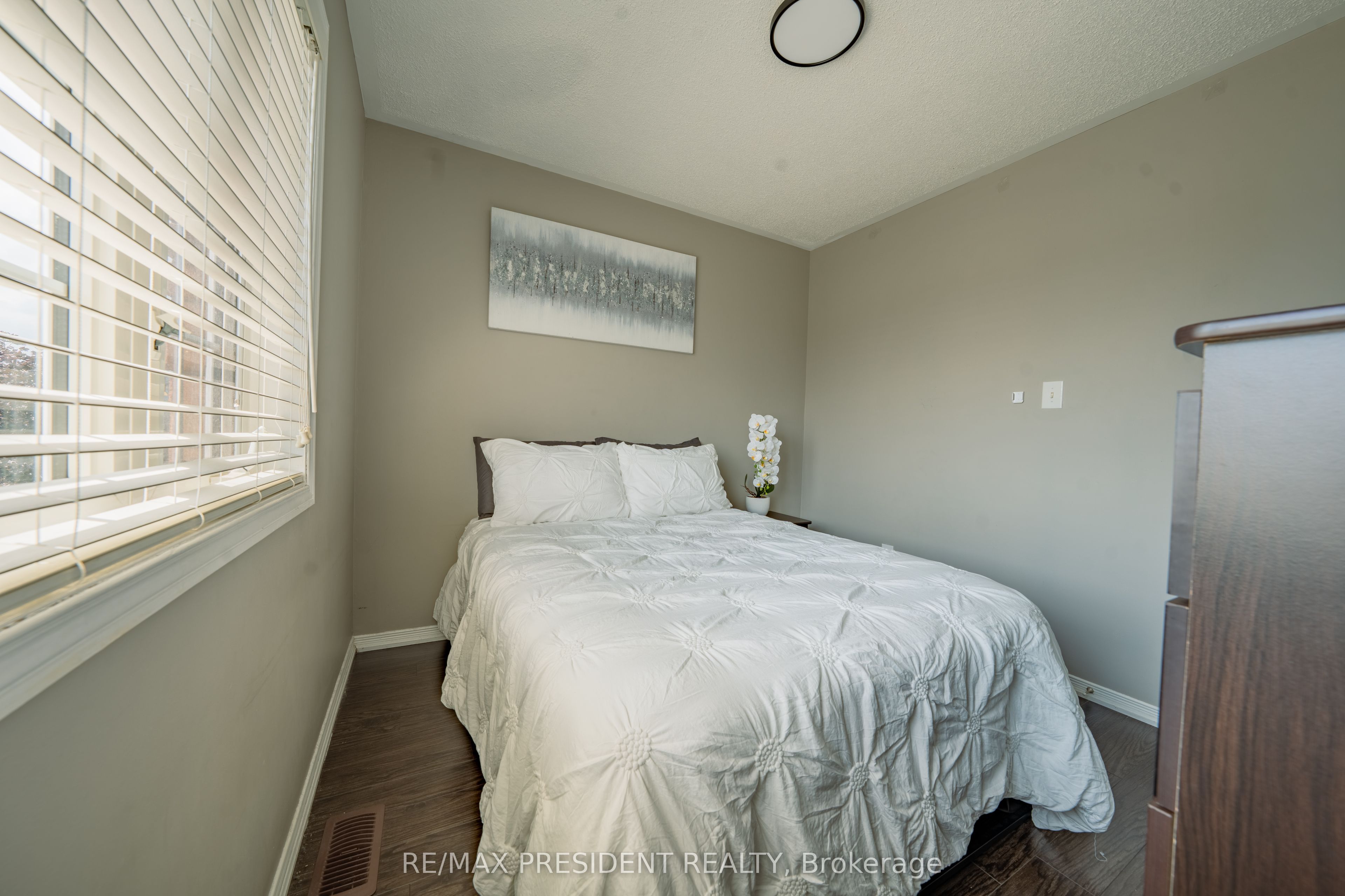4 Redfinch Way Property Photo 39