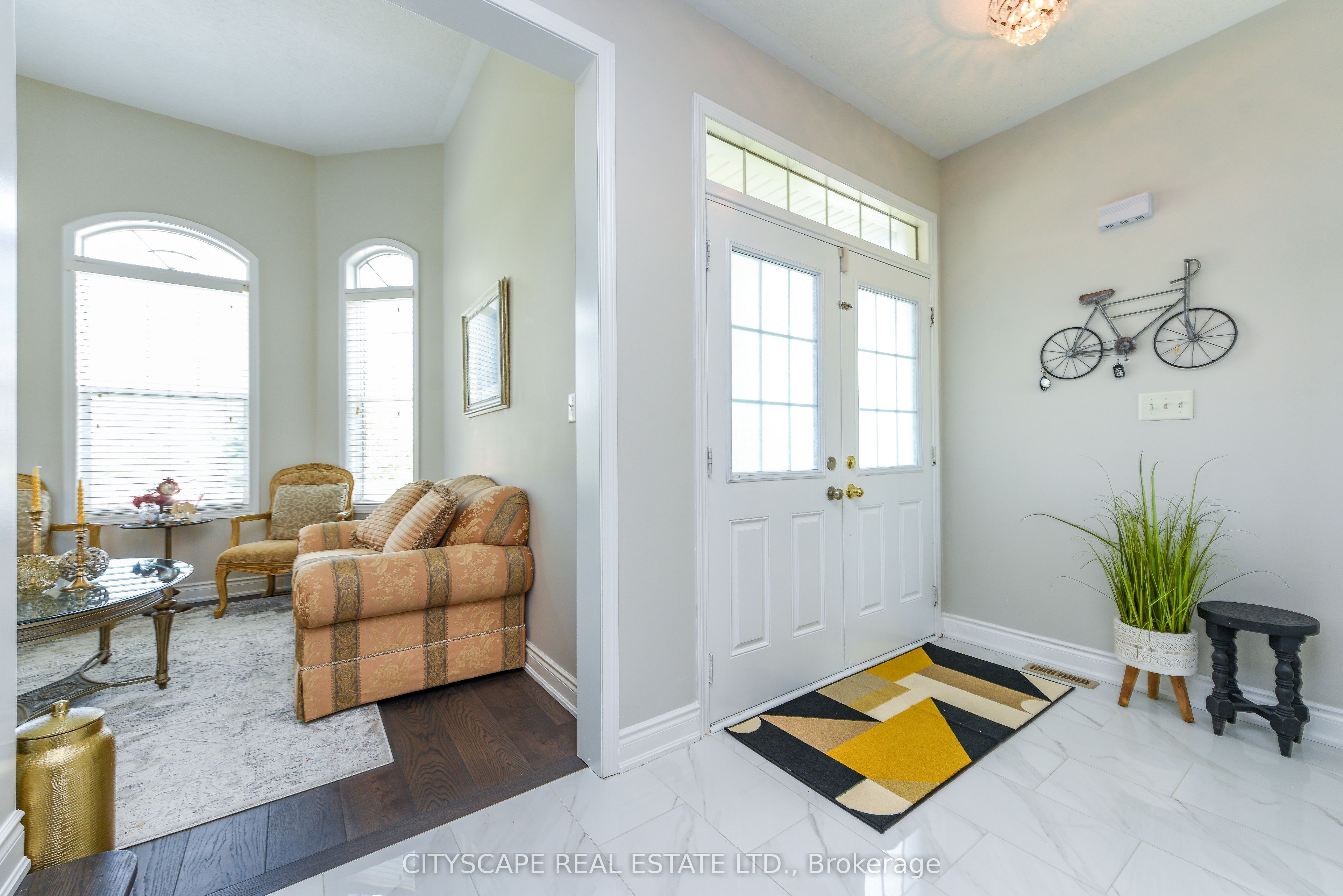 879 Bennett Boulevard Property Photo 3