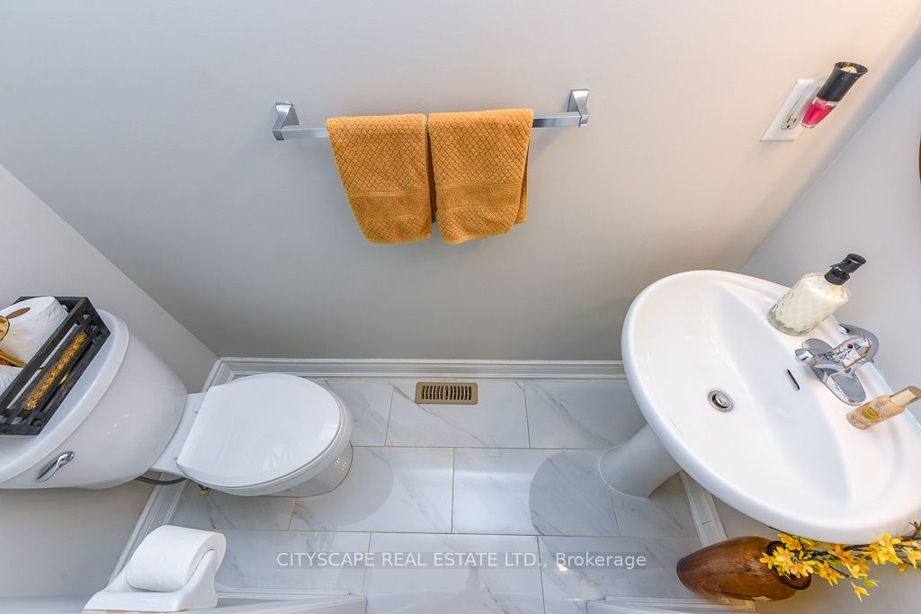 879 Bennett Boulevard Property Photo 12