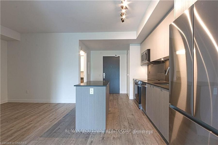 133 Bronte Road B0416 Property Photo 5