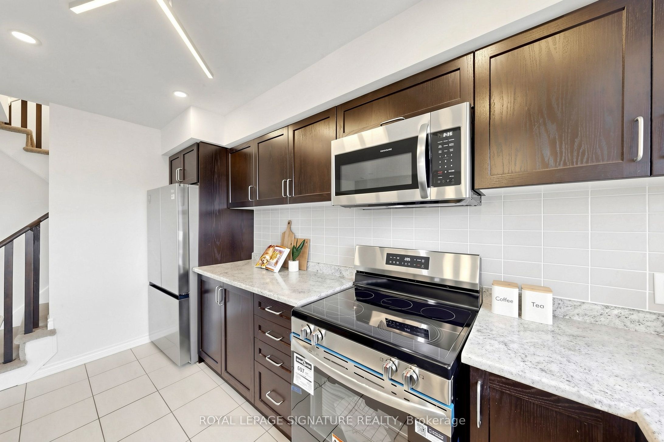 2441 Greenwich Drive 11 Property Photo 10