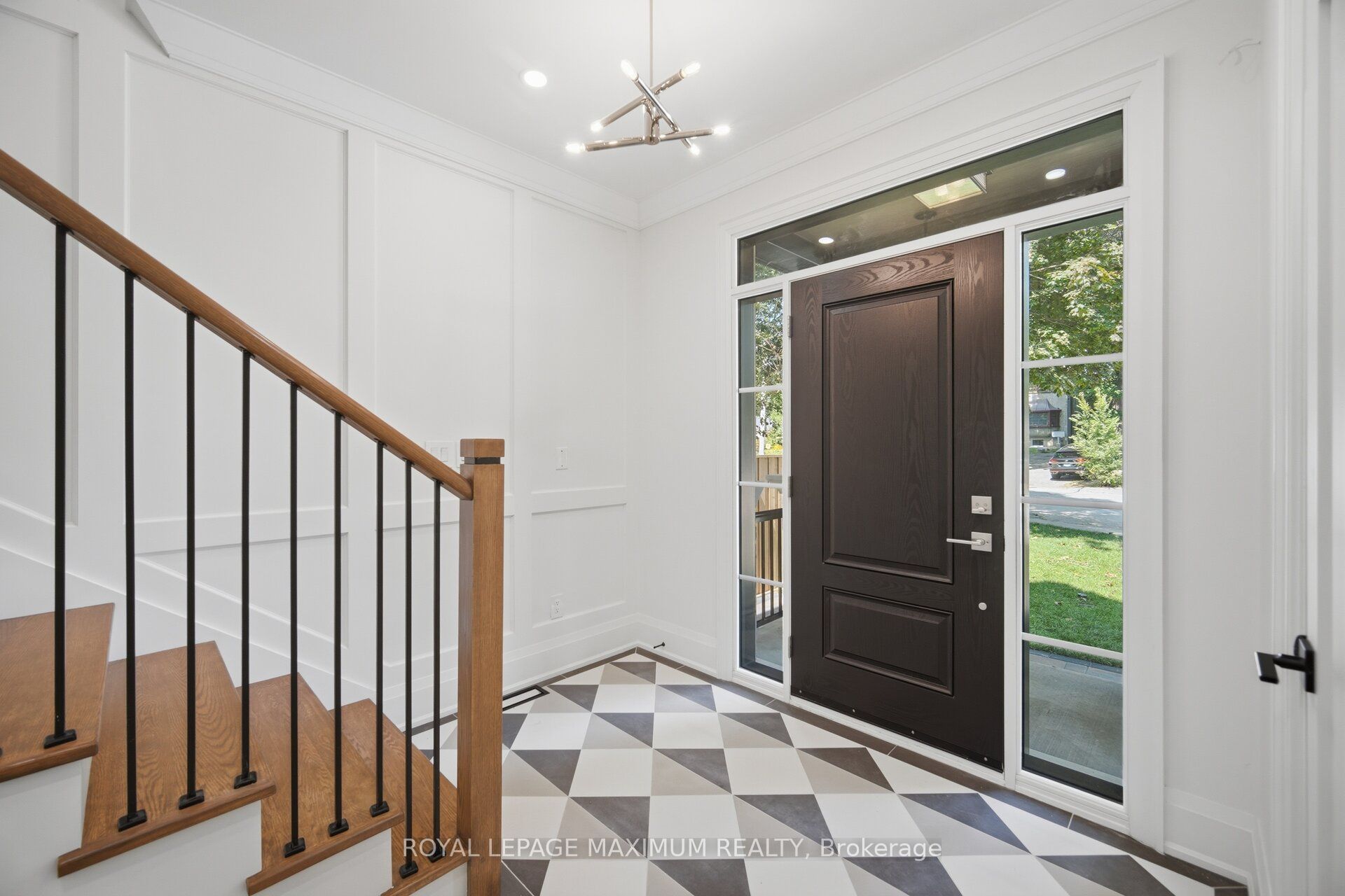 11 Park Boulevard Property Photo 3