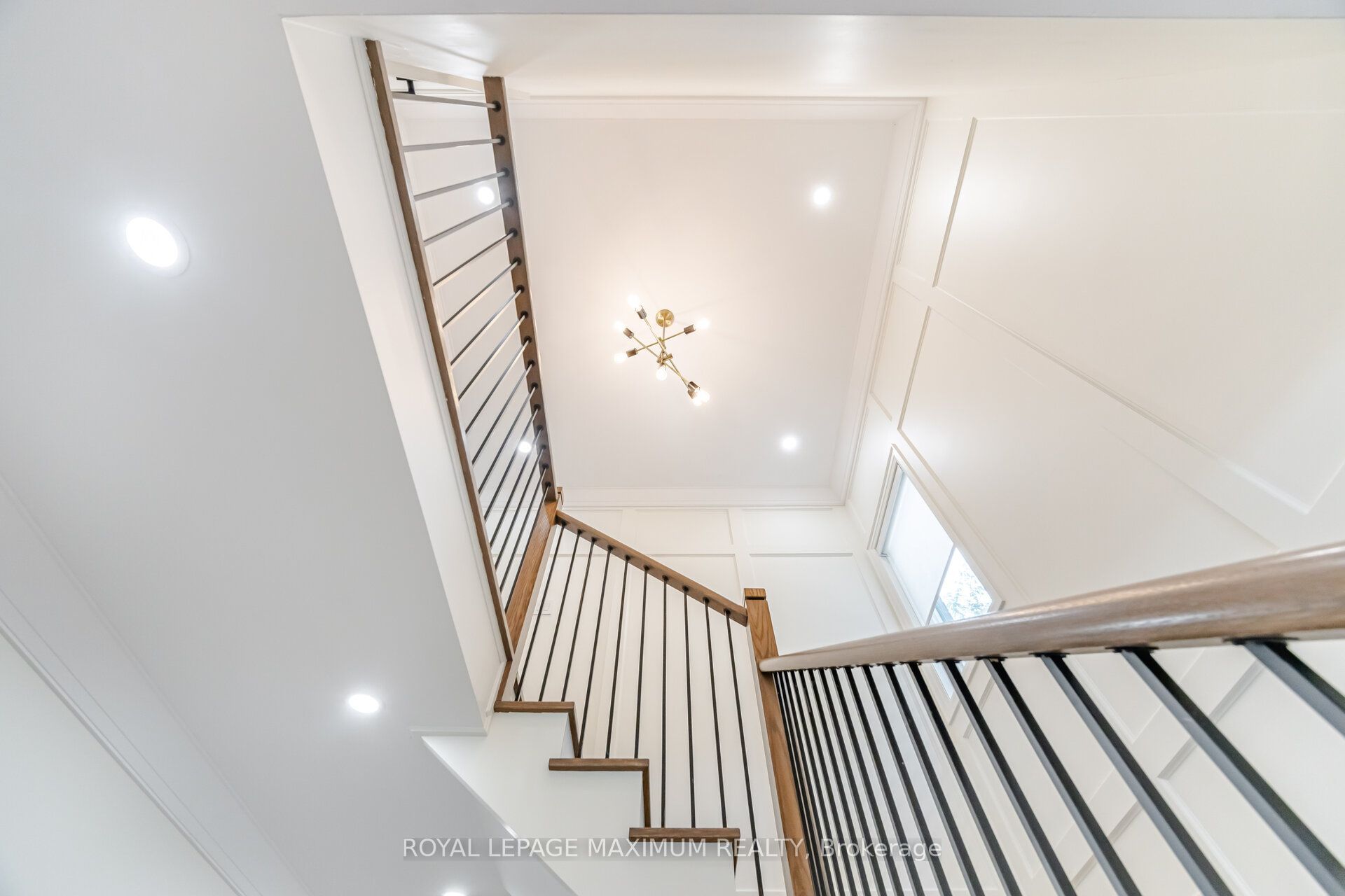 11 Park Boulevard Property Photo 5