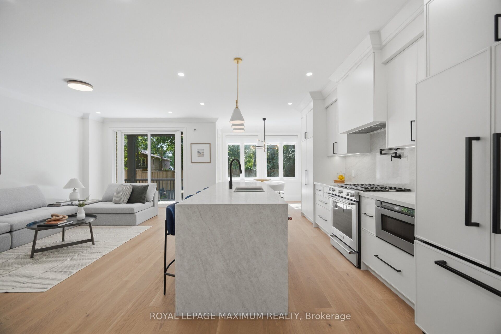 11 Park Boulevard Property Photo 9