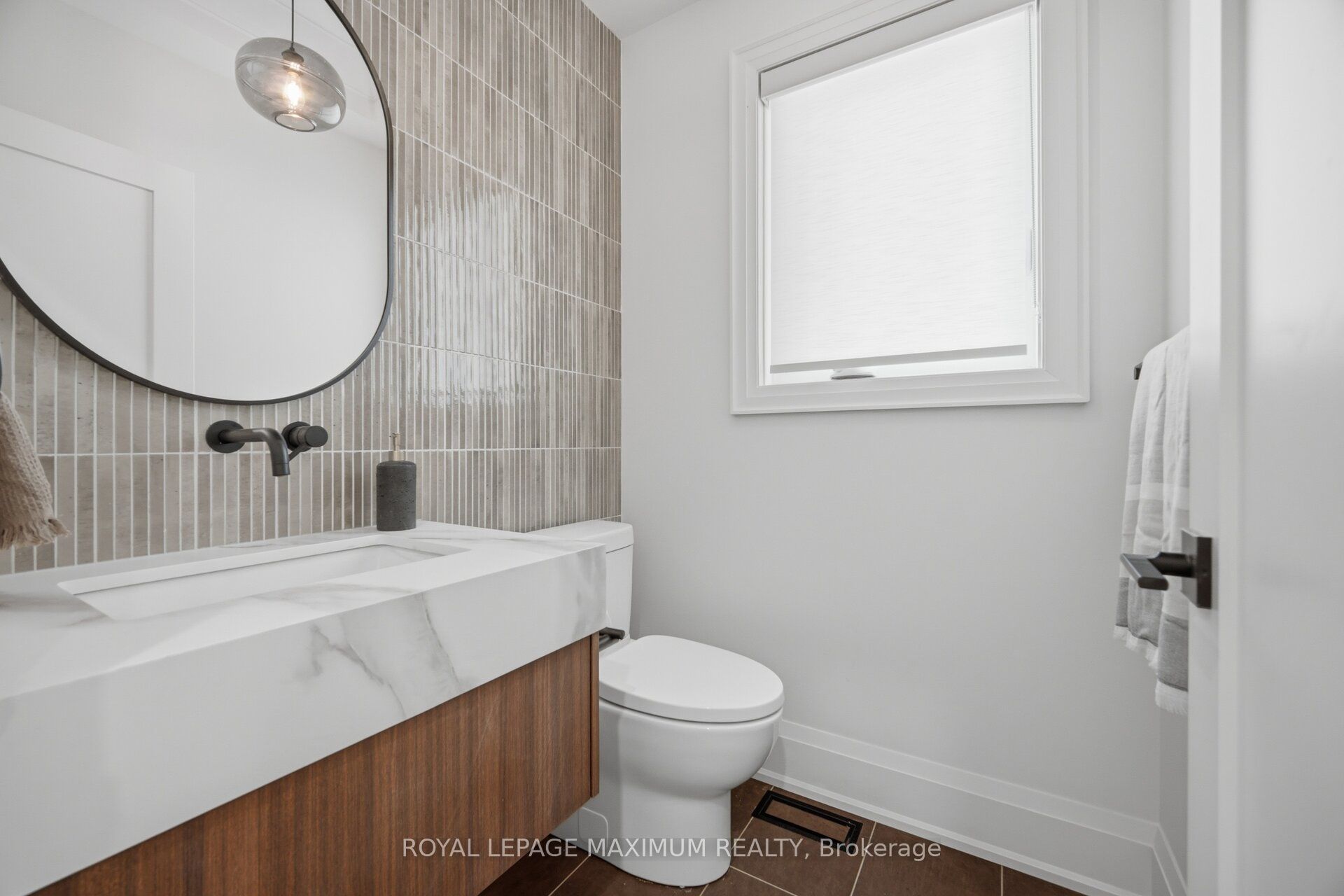 11 Park Boulevard Property Photo 19