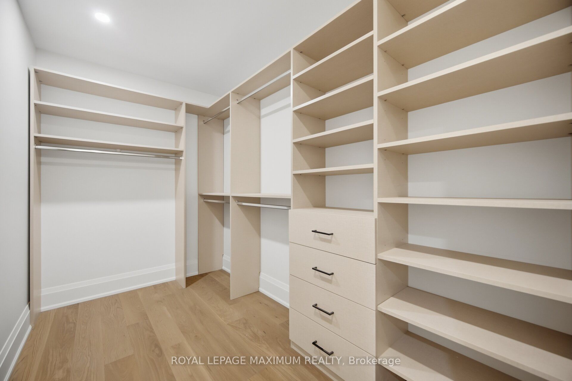 11 Park Boulevard Property Photo 29