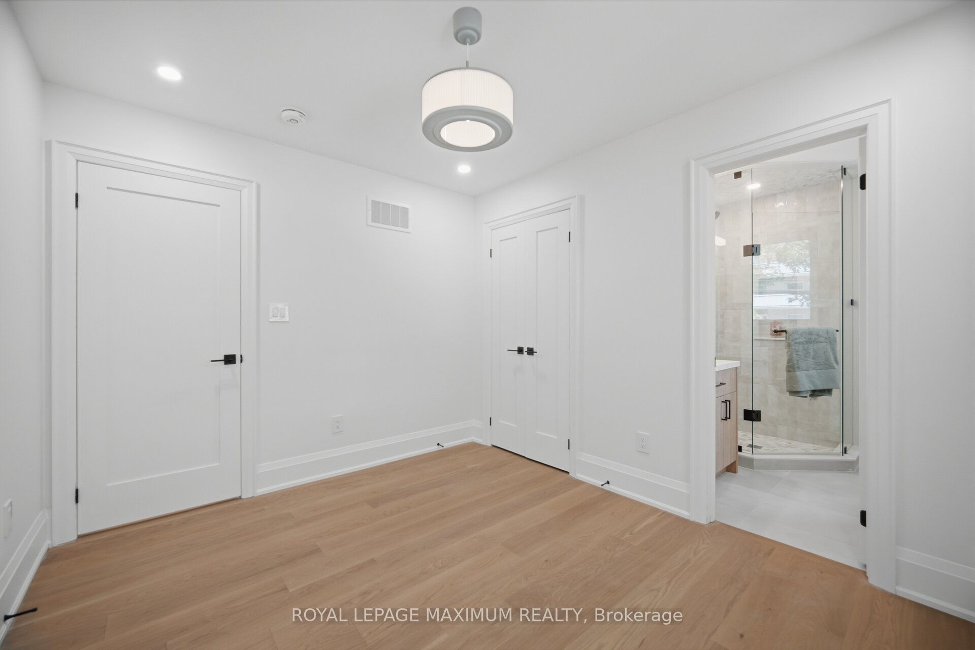 11 Park Boulevard Property Photo 30
