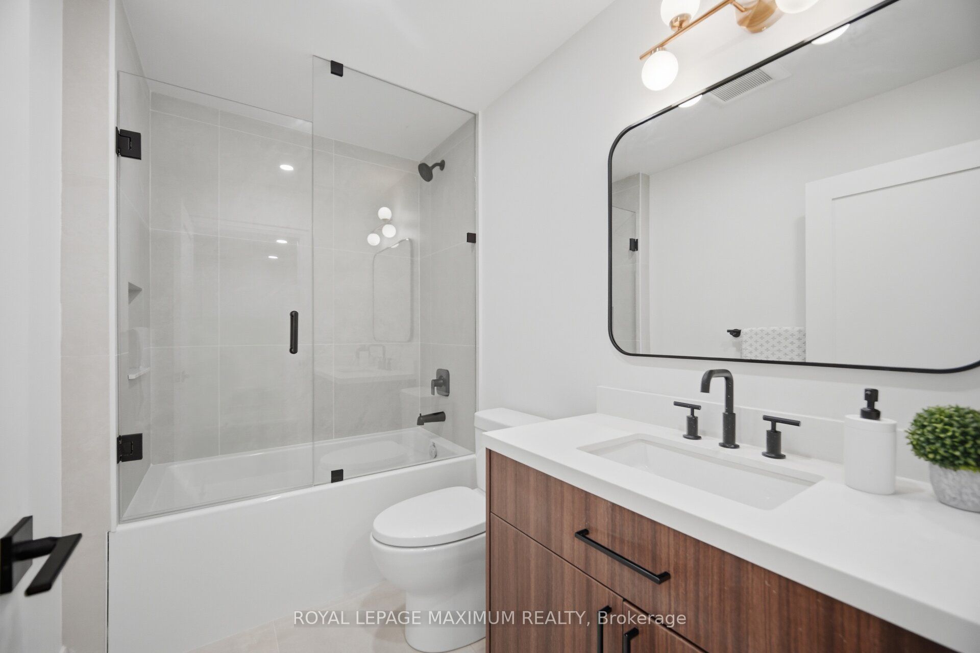11 Park Boulevard Property Photo 41