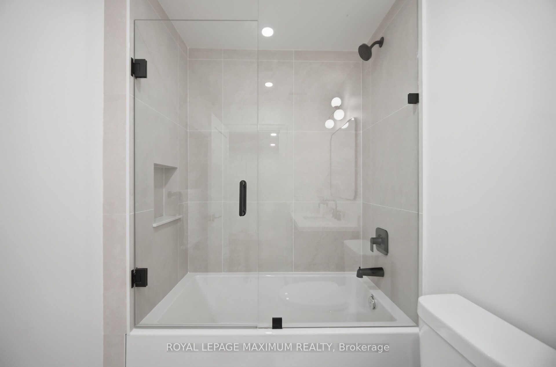11 Park Boulevard Property Photo 42