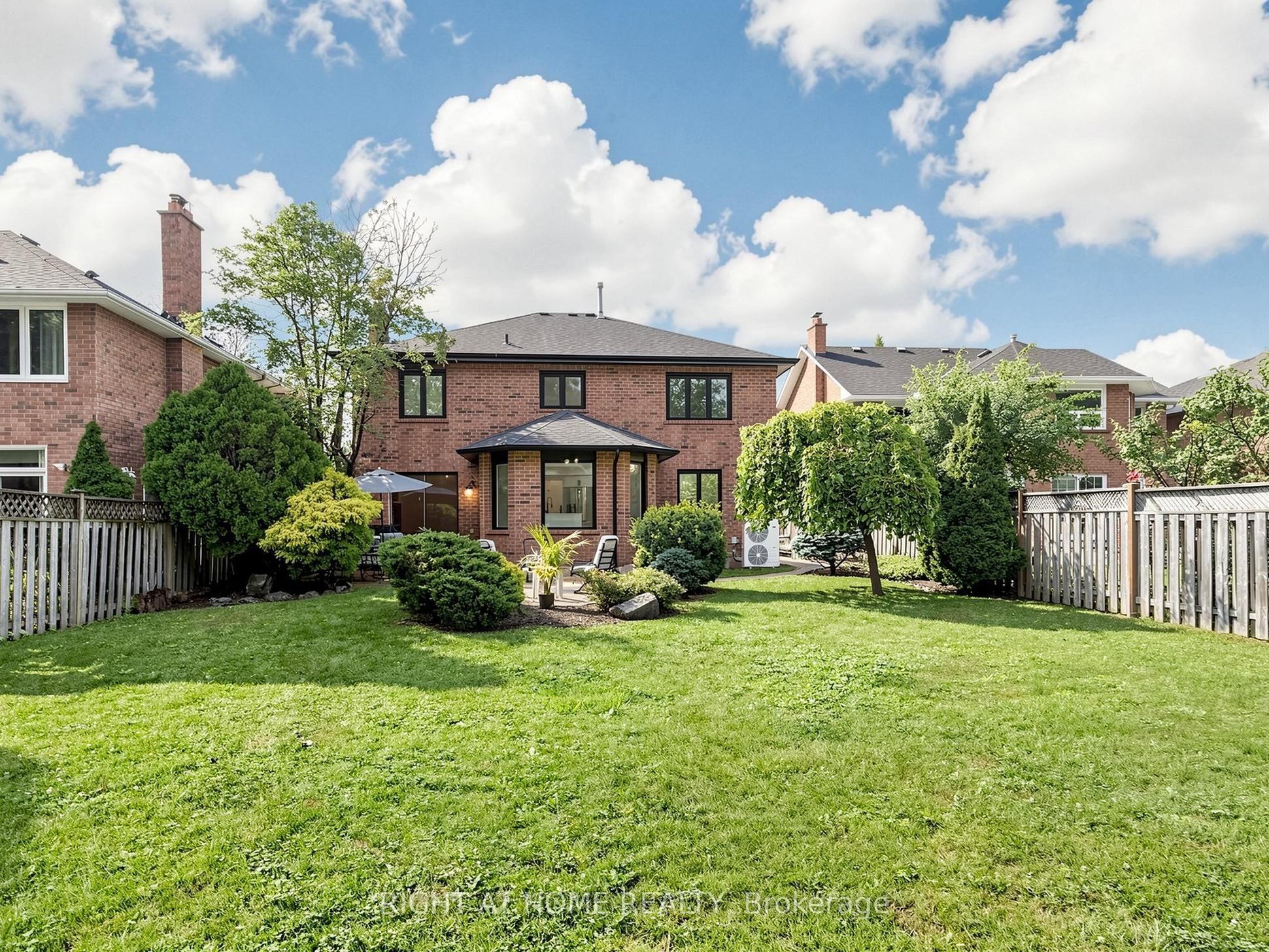 2920 Kingsway Drive Property Photo 4