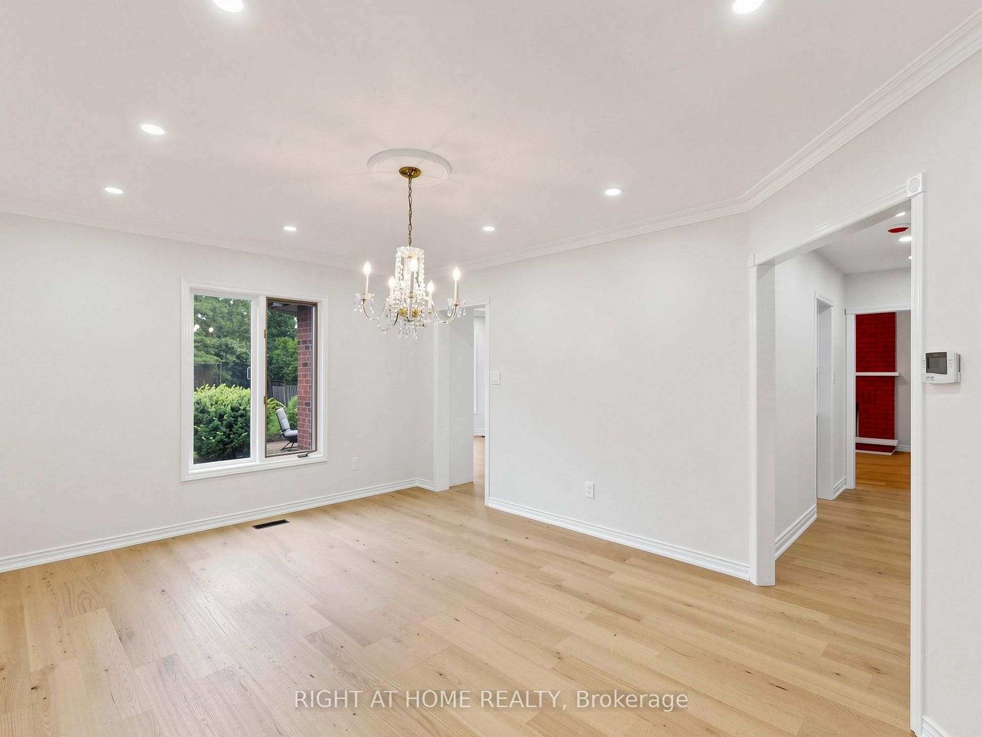 2920 Kingsway Drive Property Photo 11