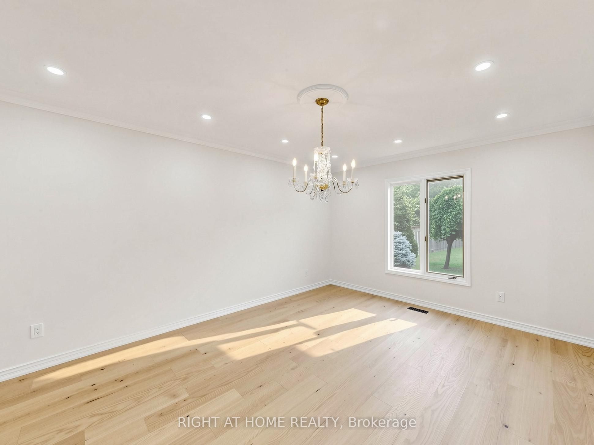 2920 Kingsway Drive Property Photo 12