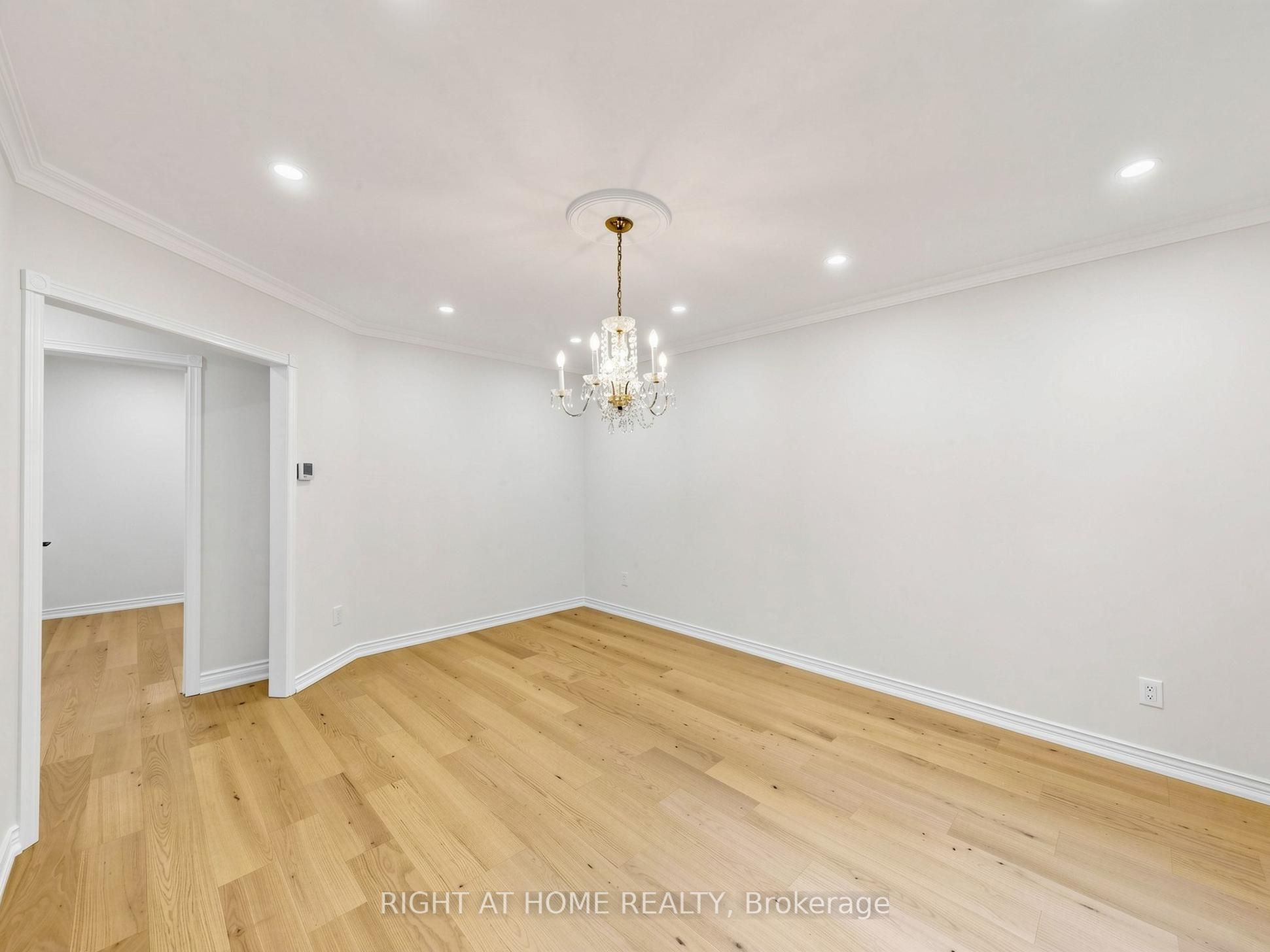 2920 Kingsway Drive Property Photo 13