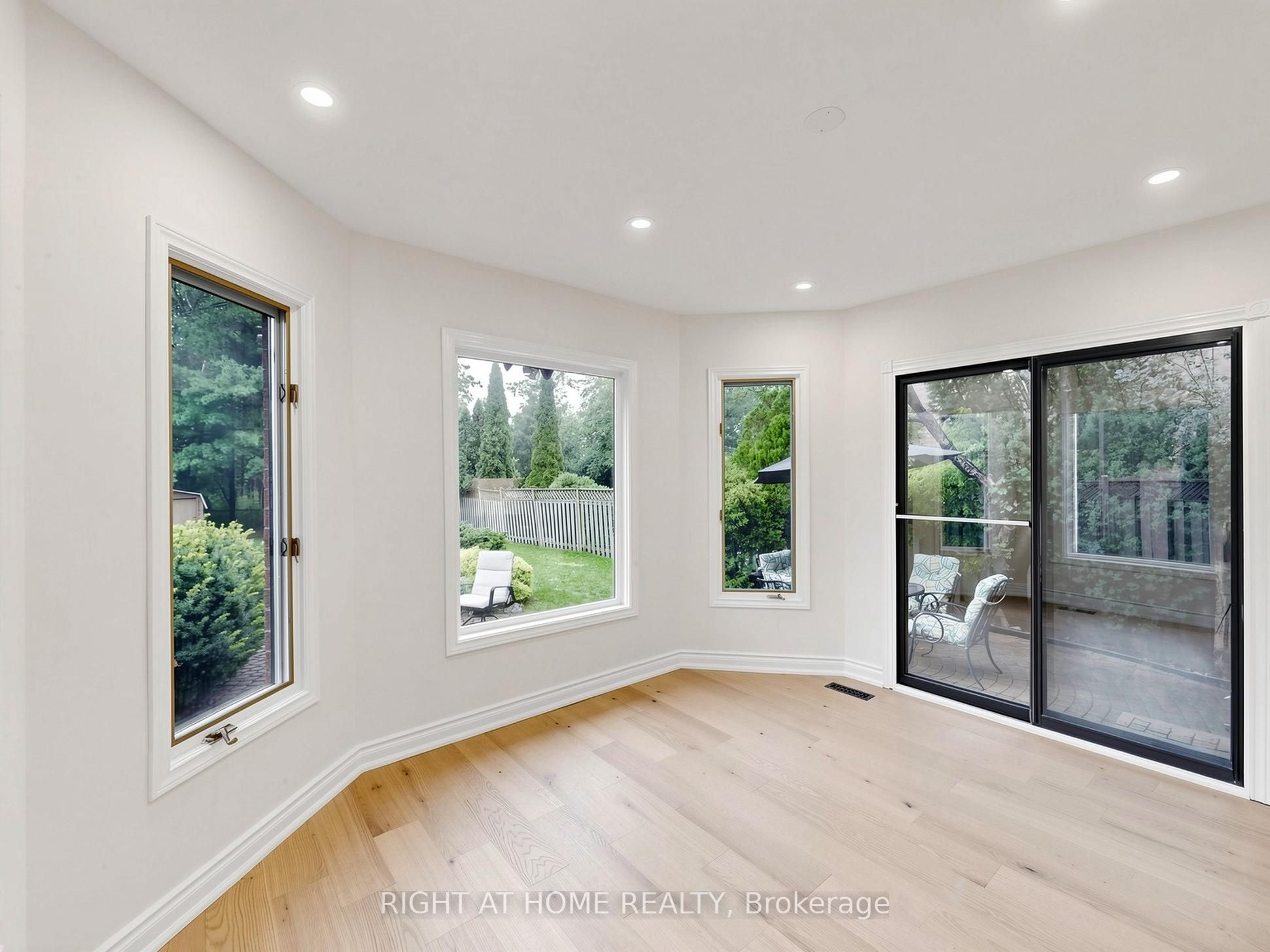 2920 Kingsway Drive Property Photo 16