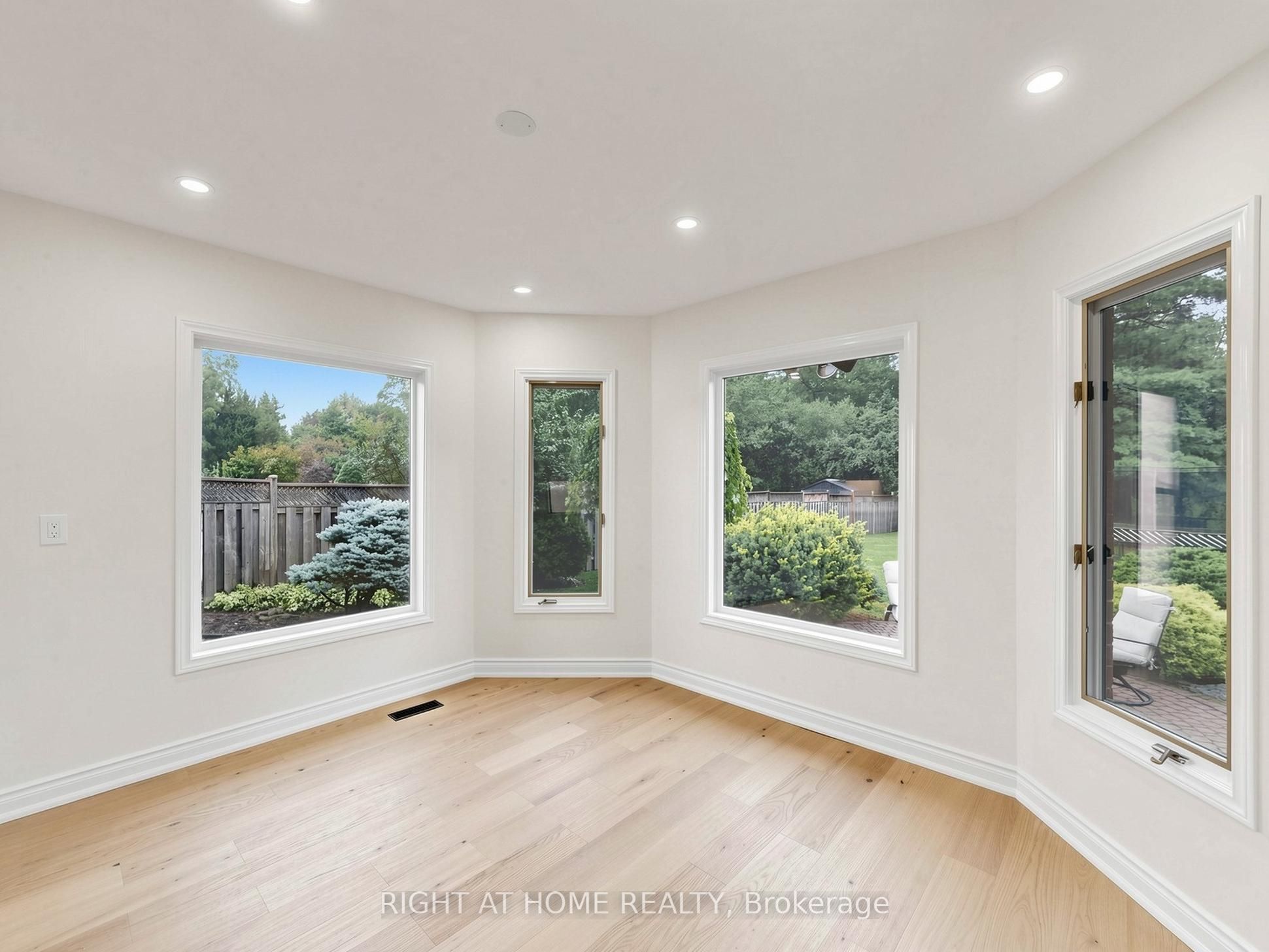2920 Kingsway Drive Property Photo 17