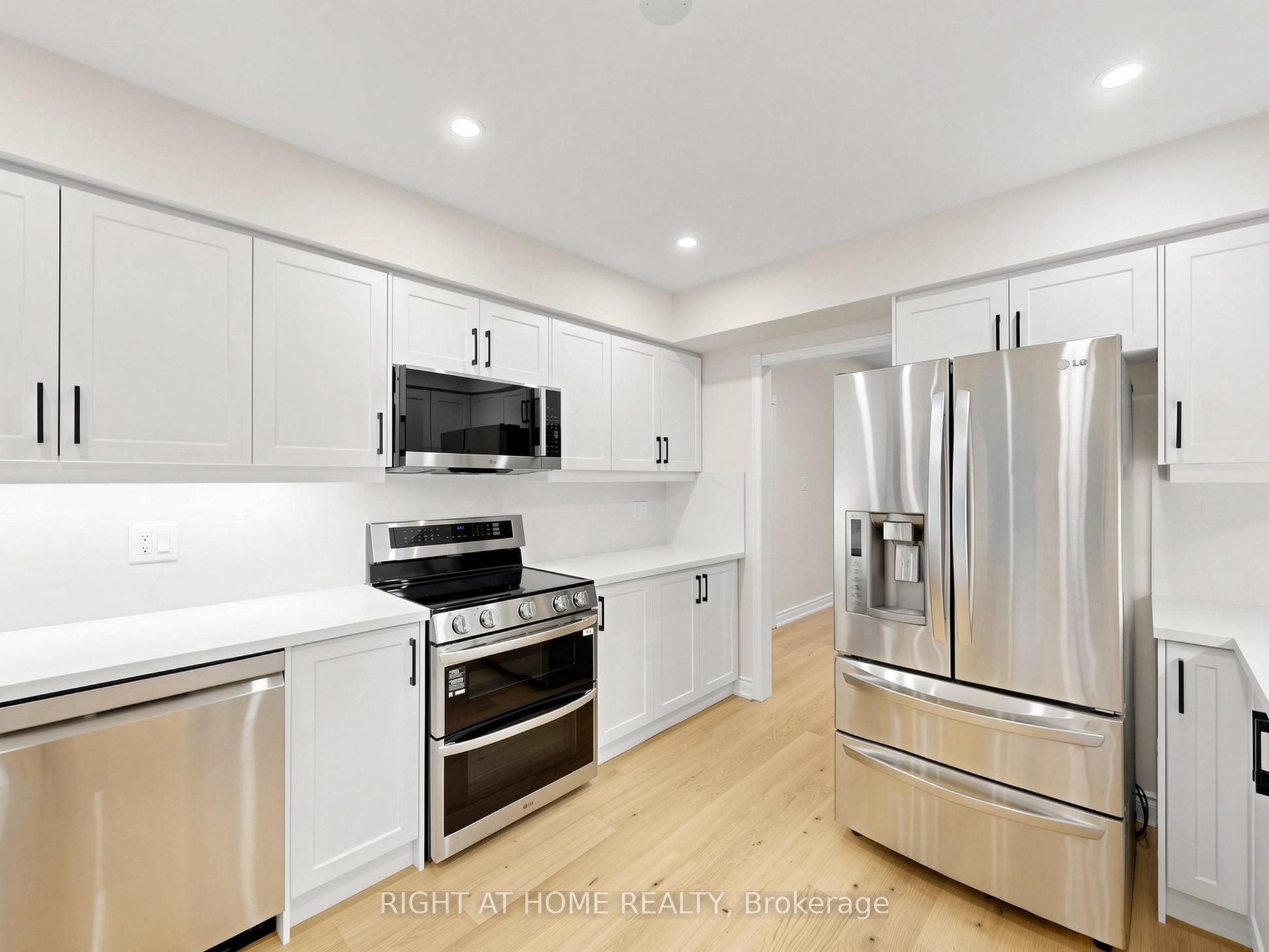 2920 Kingsway Drive Property Photo 24