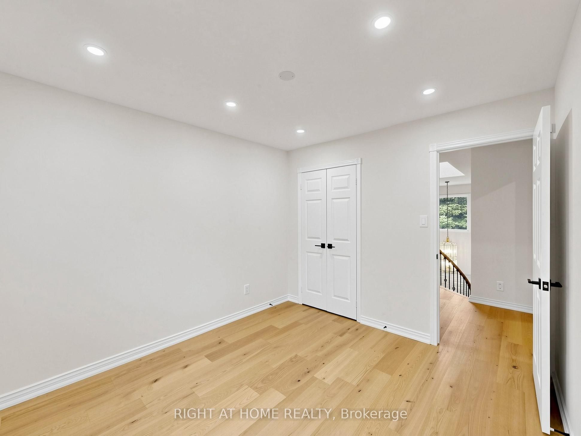 2920 Kingsway Drive Property Photo 38