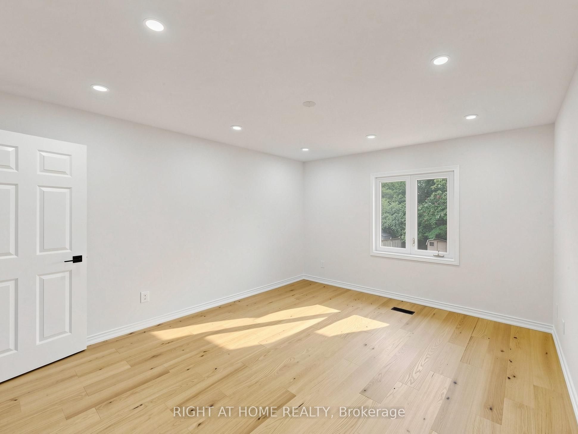 2920 Kingsway Drive Property Photo 39