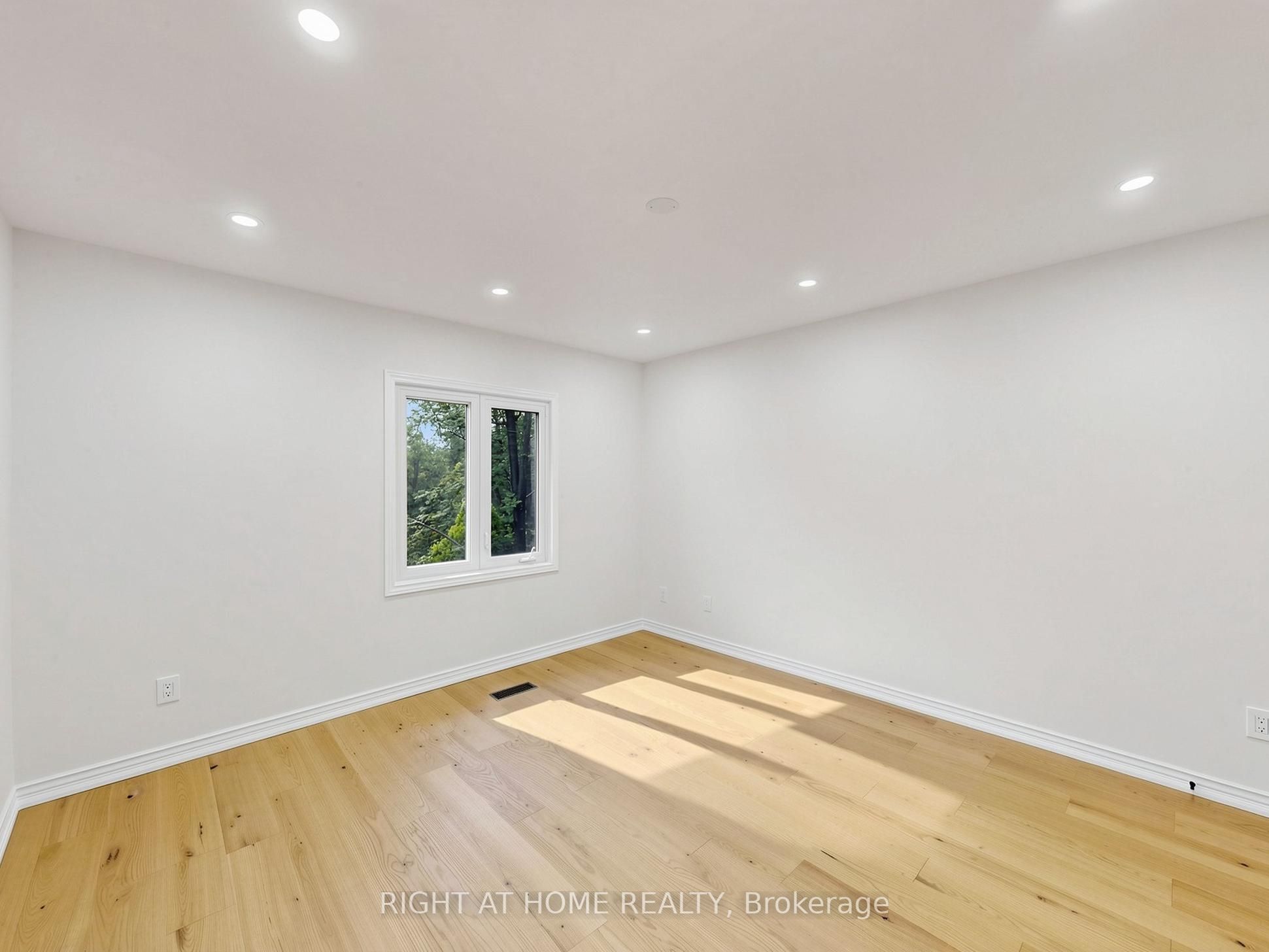 2920 Kingsway Drive Property Photo 40